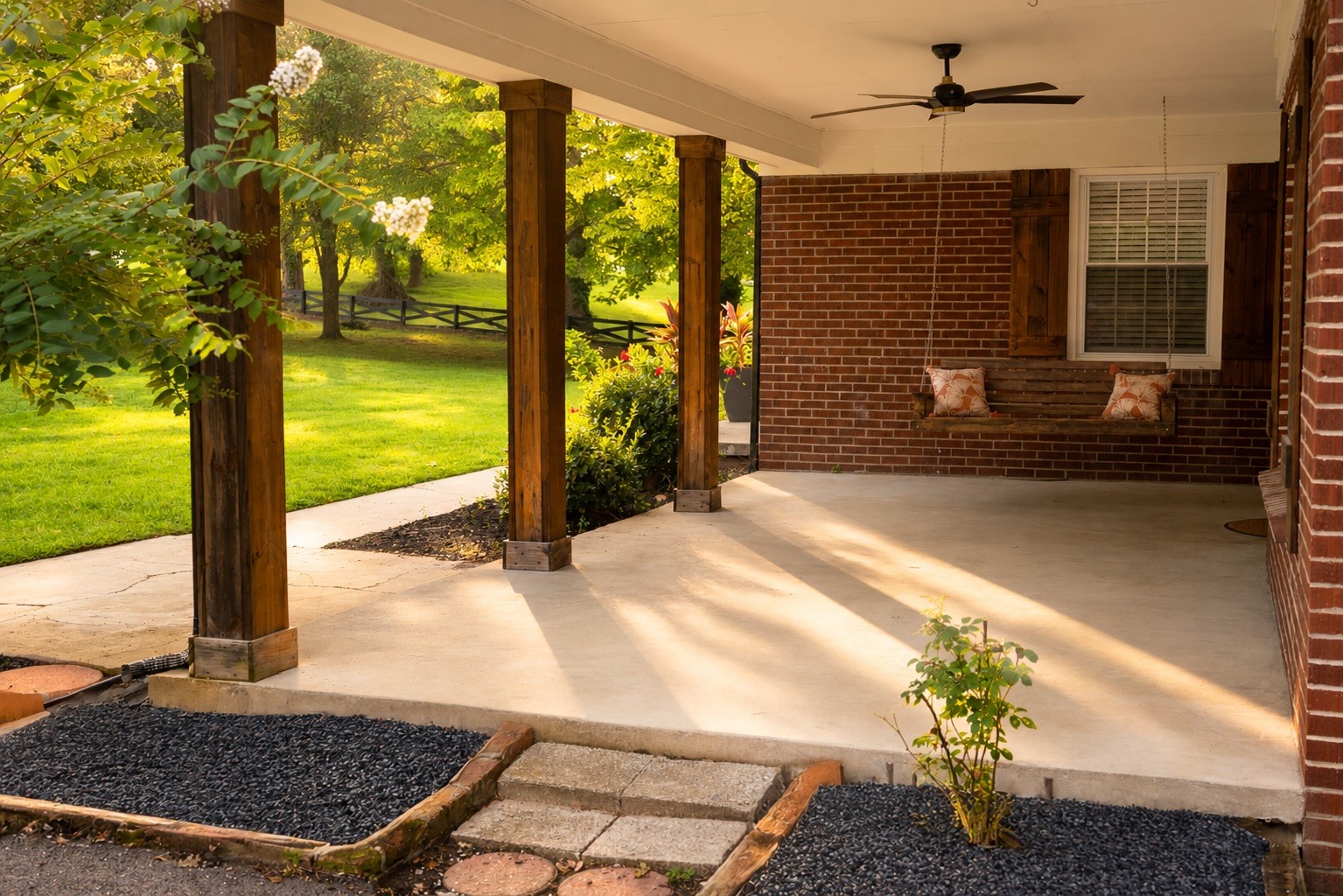 303 N Laurel Cir