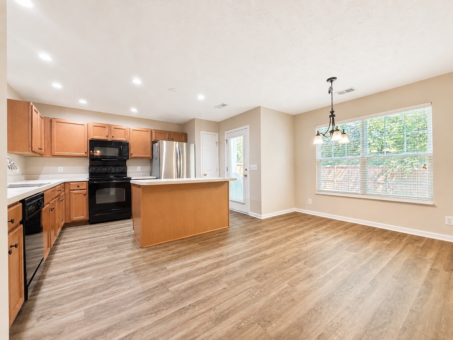 1011 Bradford Park Rd
