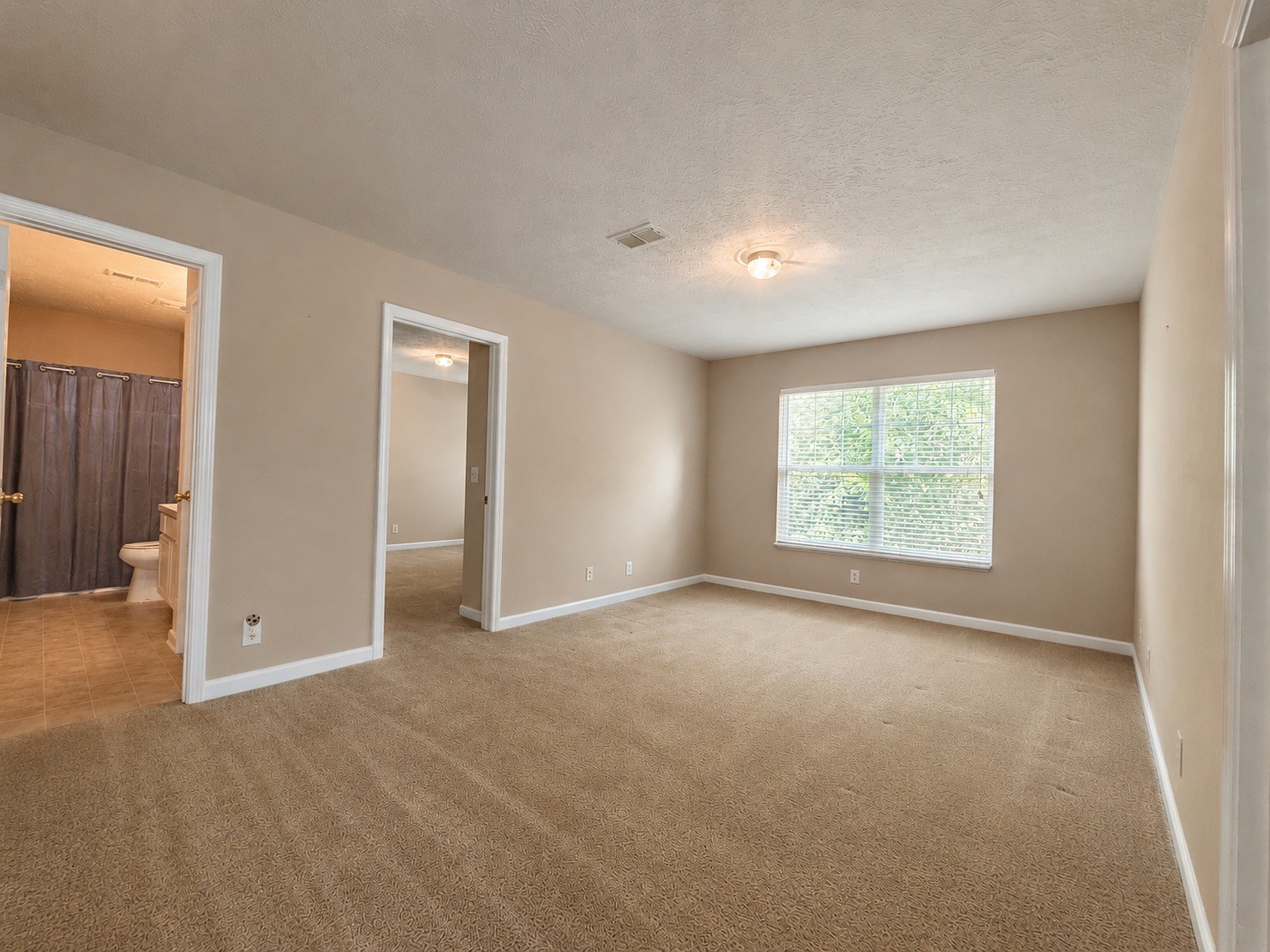 1011 Bradford Park Rd