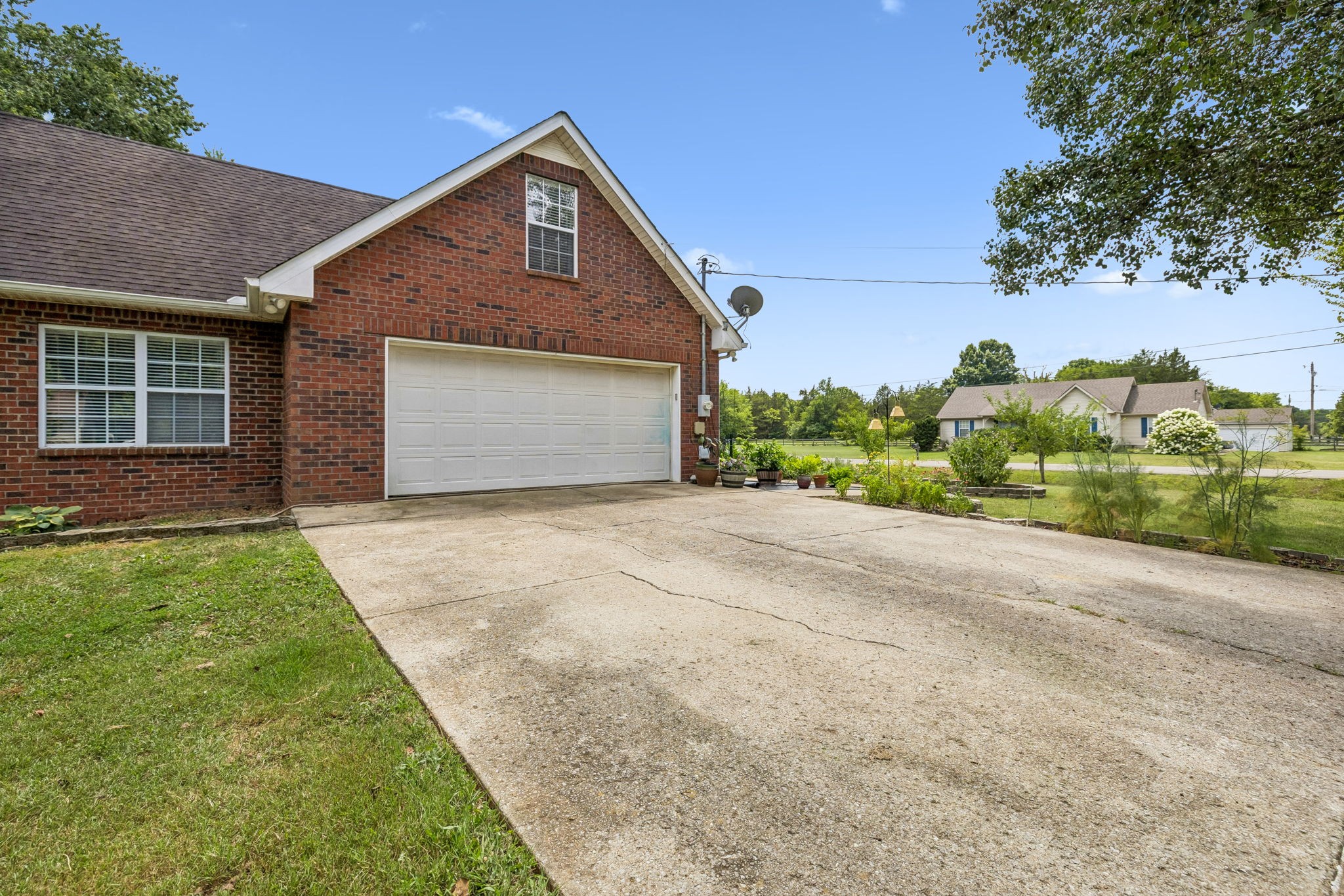 5633 Constantine Dr