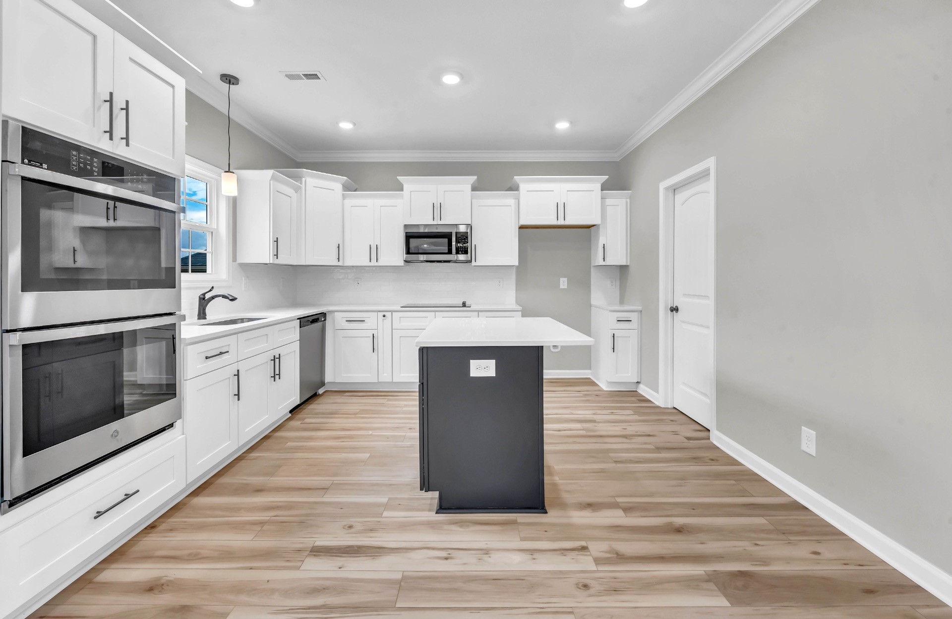 2530 Rafiki Dr