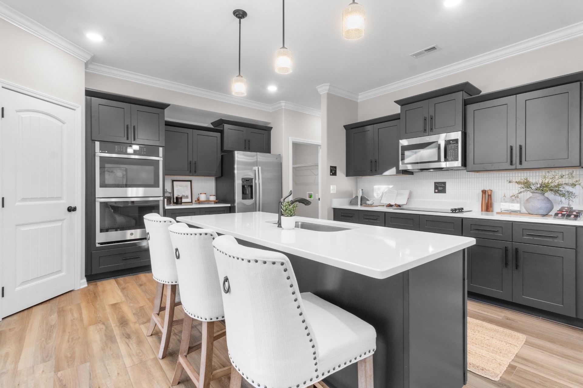 2527 Rafiki Dr