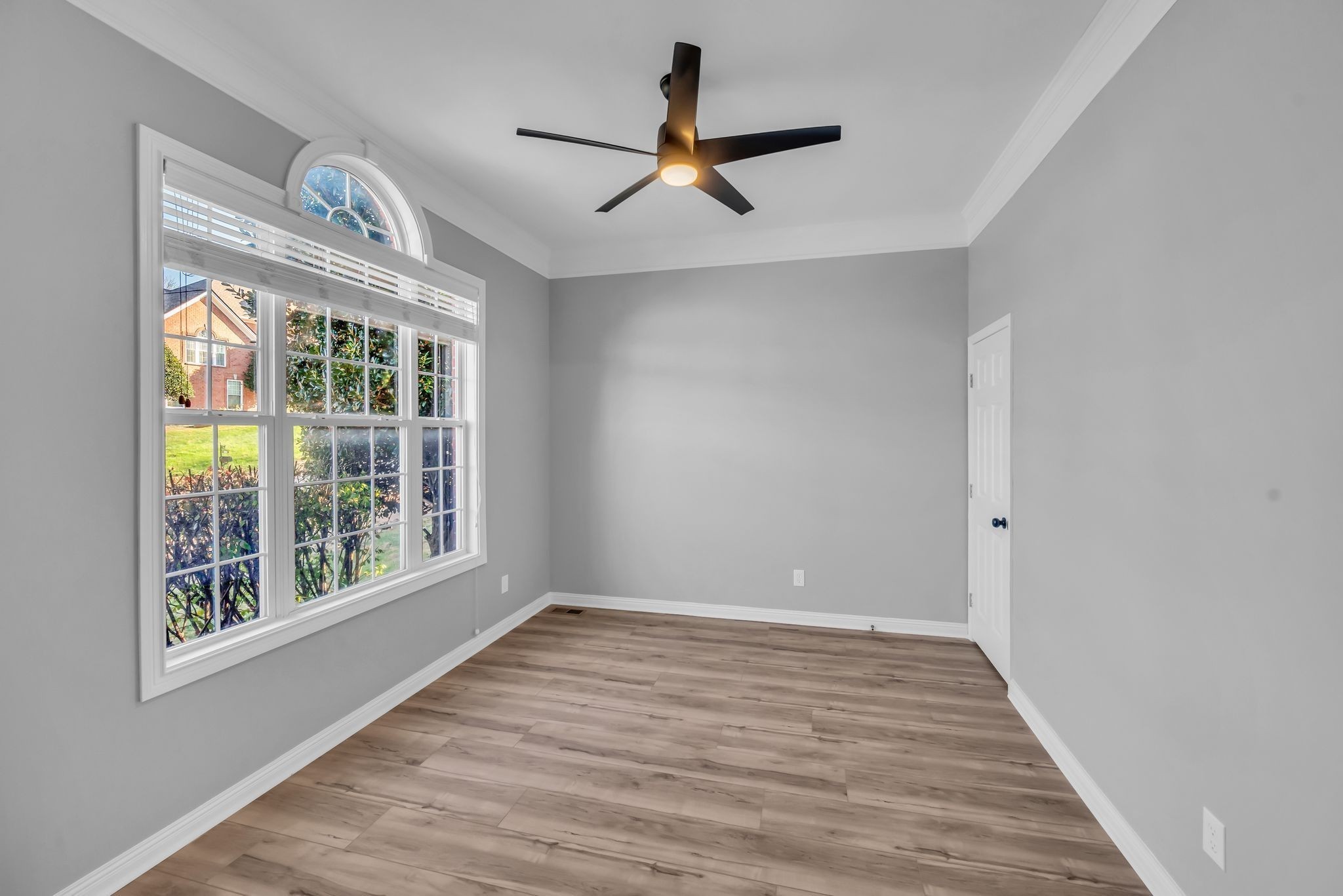 5504 Brookshire Dr