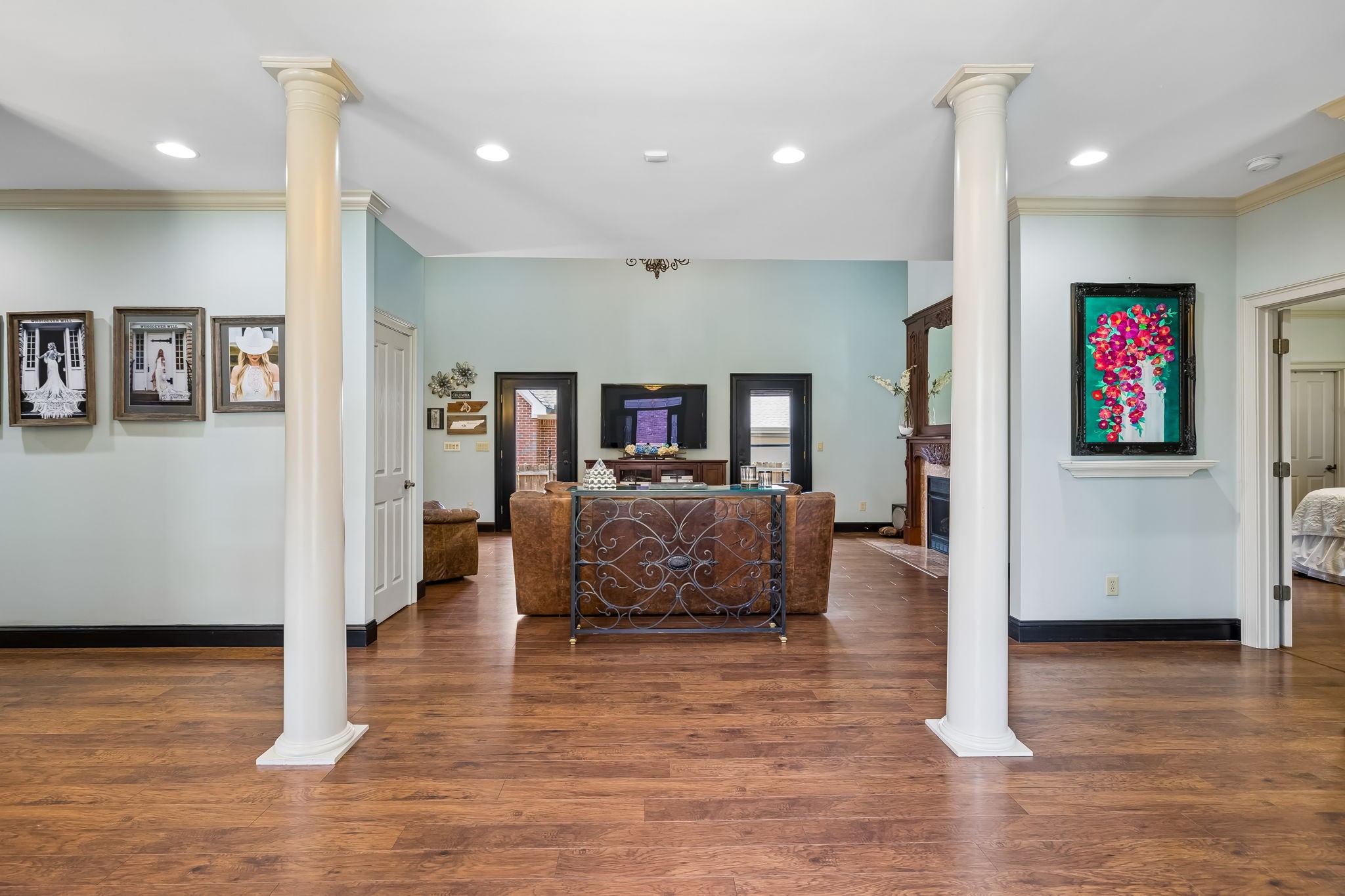 314 W 6th St