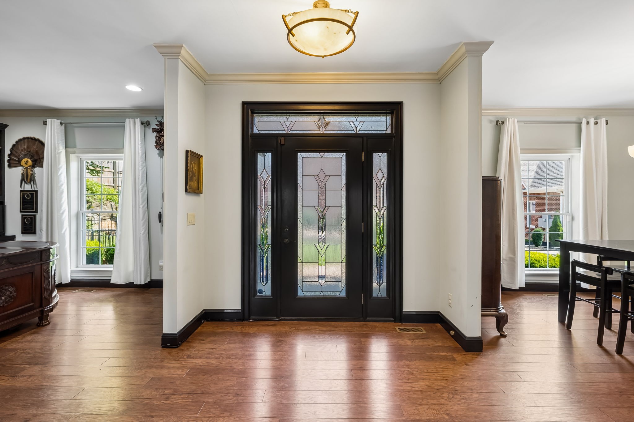 314 W 6th St