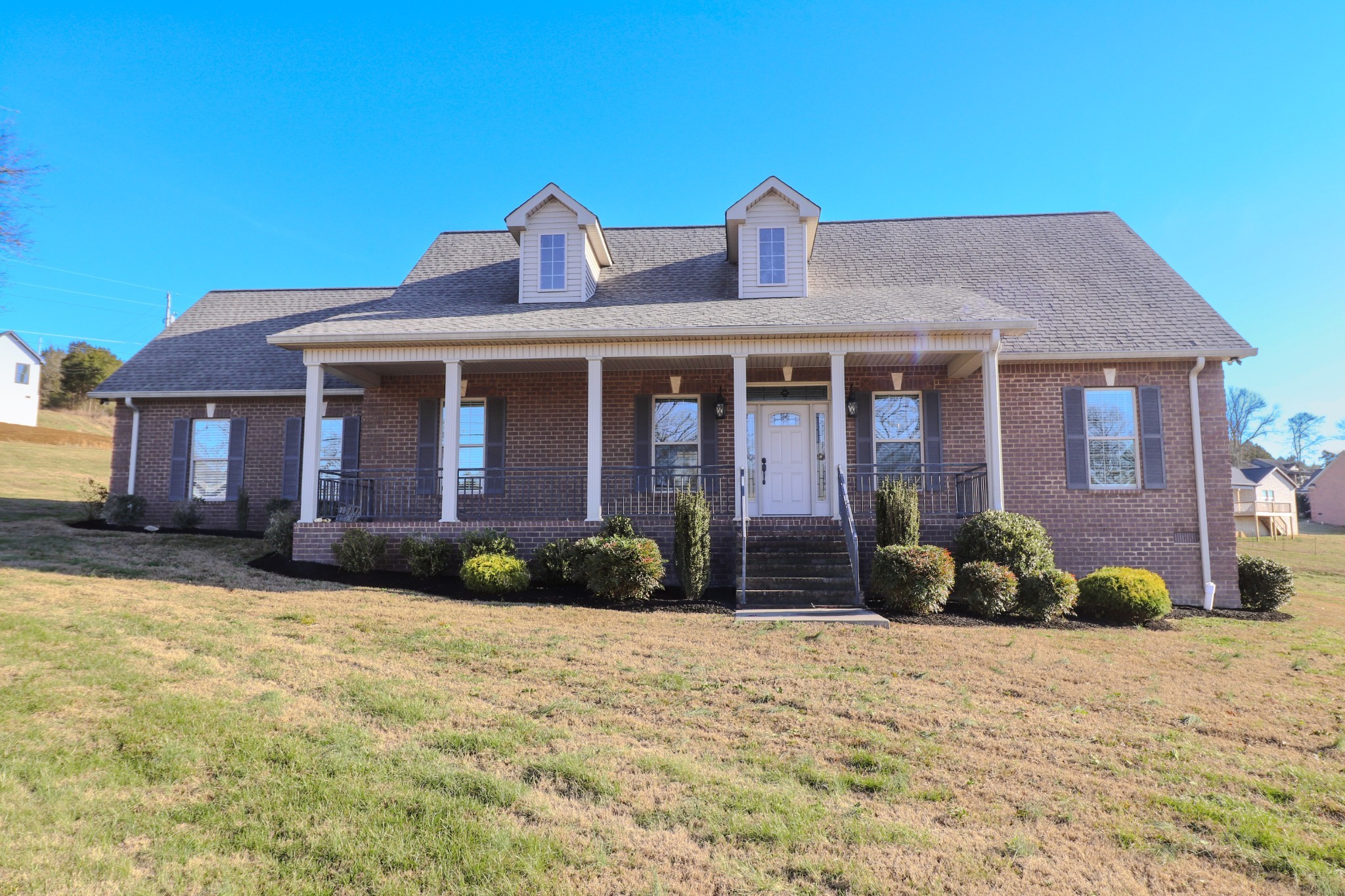 450 Bridle Path Ln