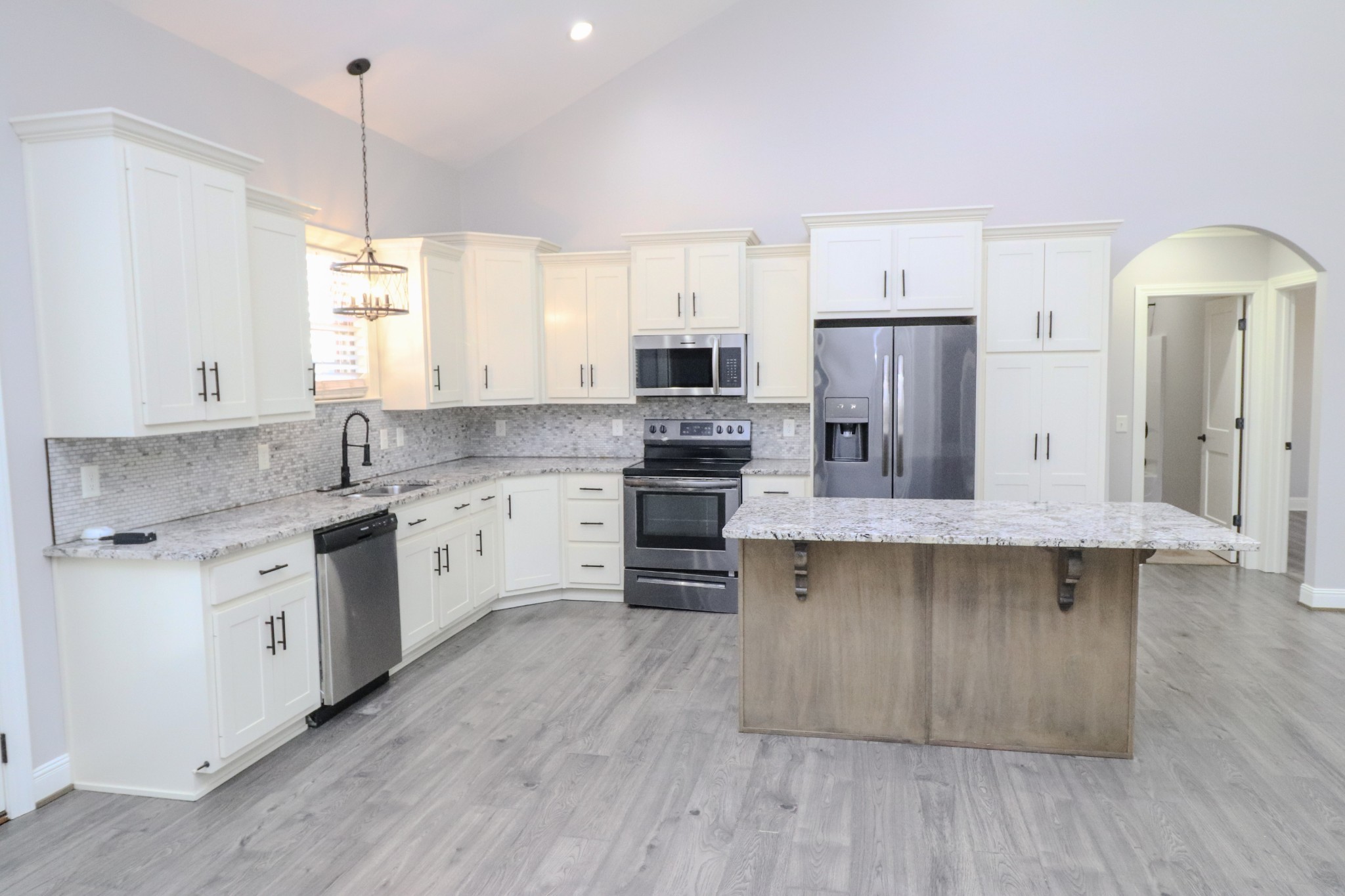 450 Bridle Path Ln
