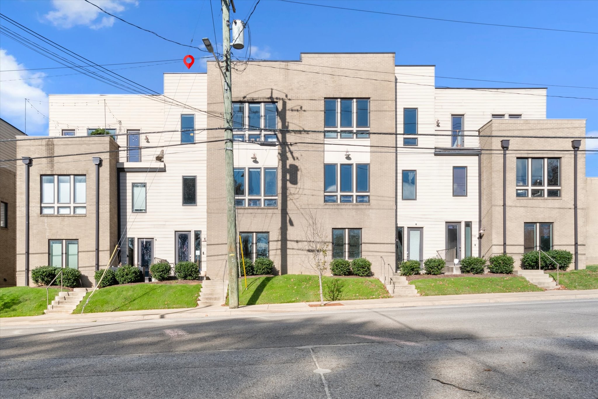 731 Douglas Ave