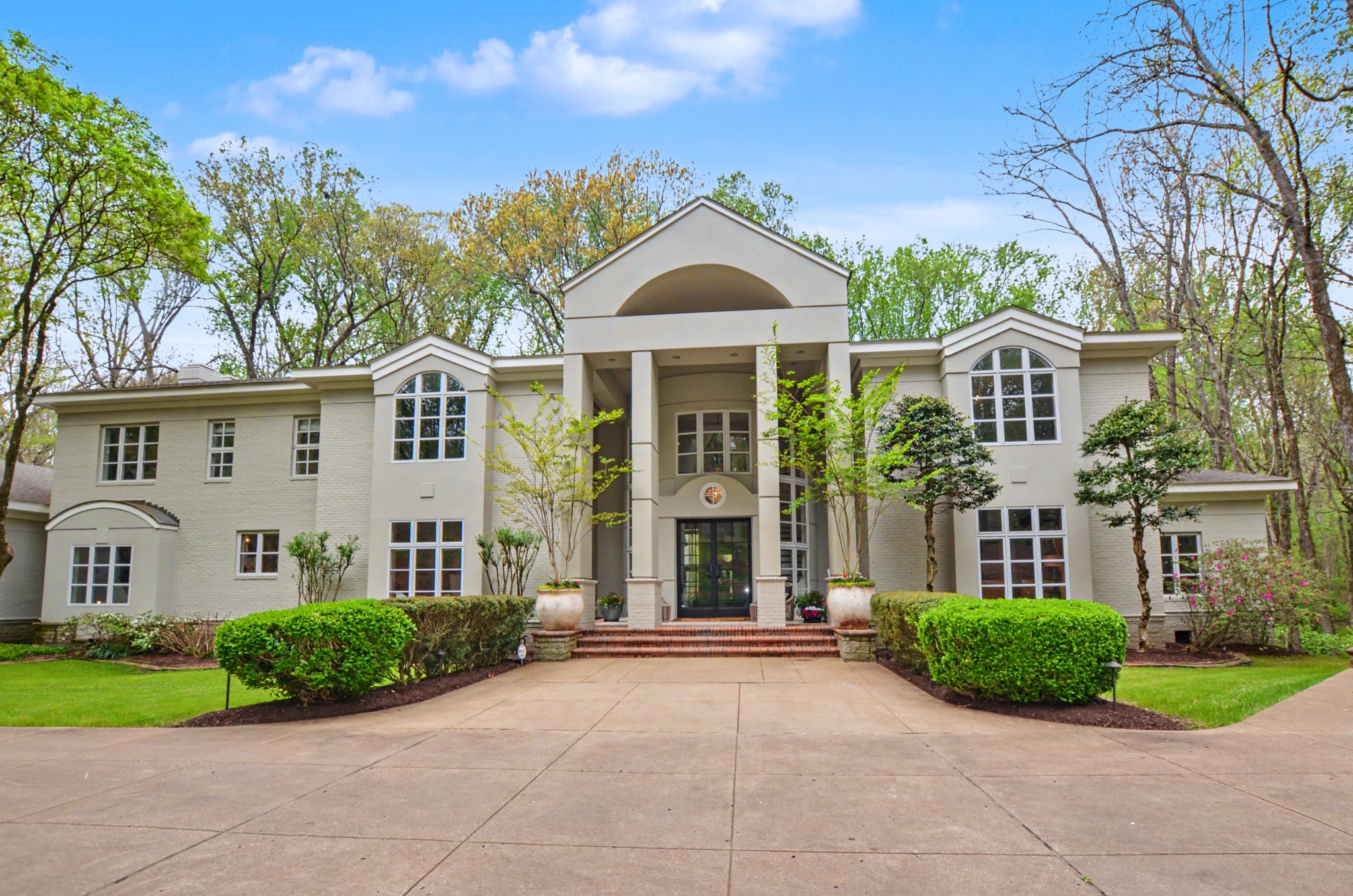 9 Windwood Dr