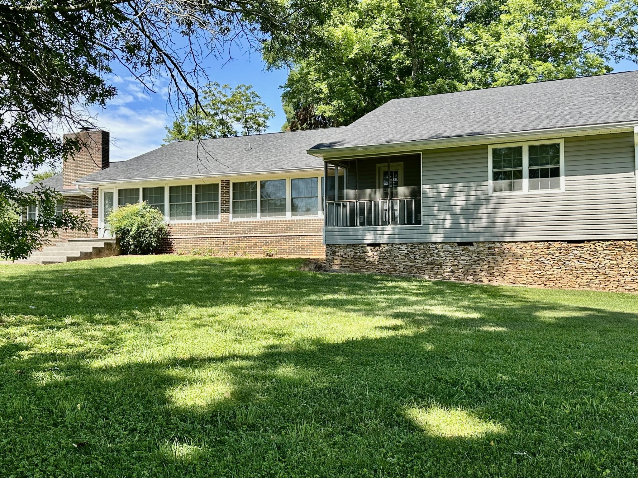 991 Highway 39, E