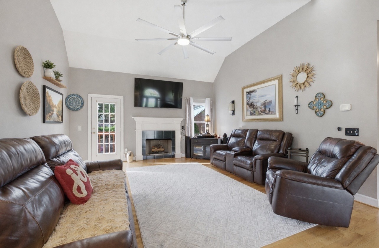 1514 Brookstone Cir
