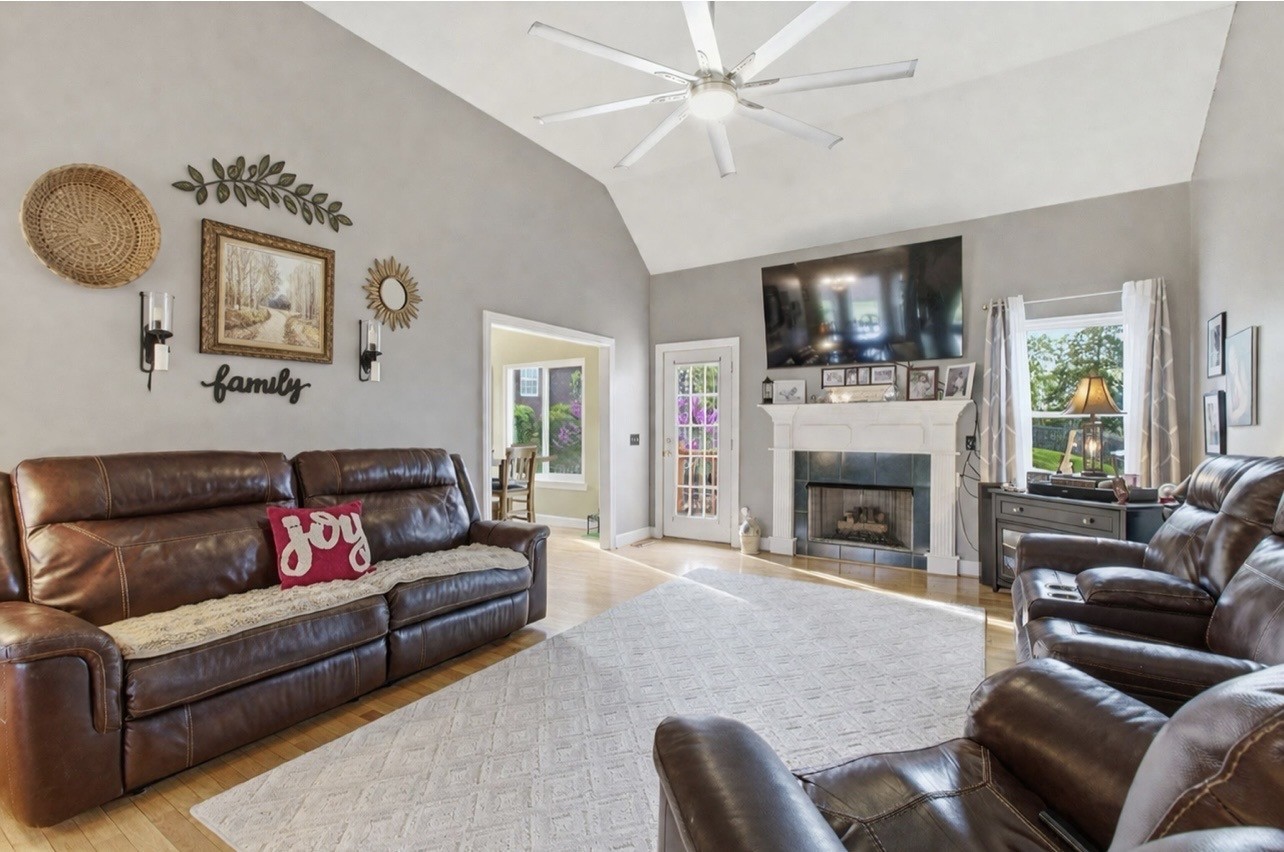 1514 Brookstone Cir