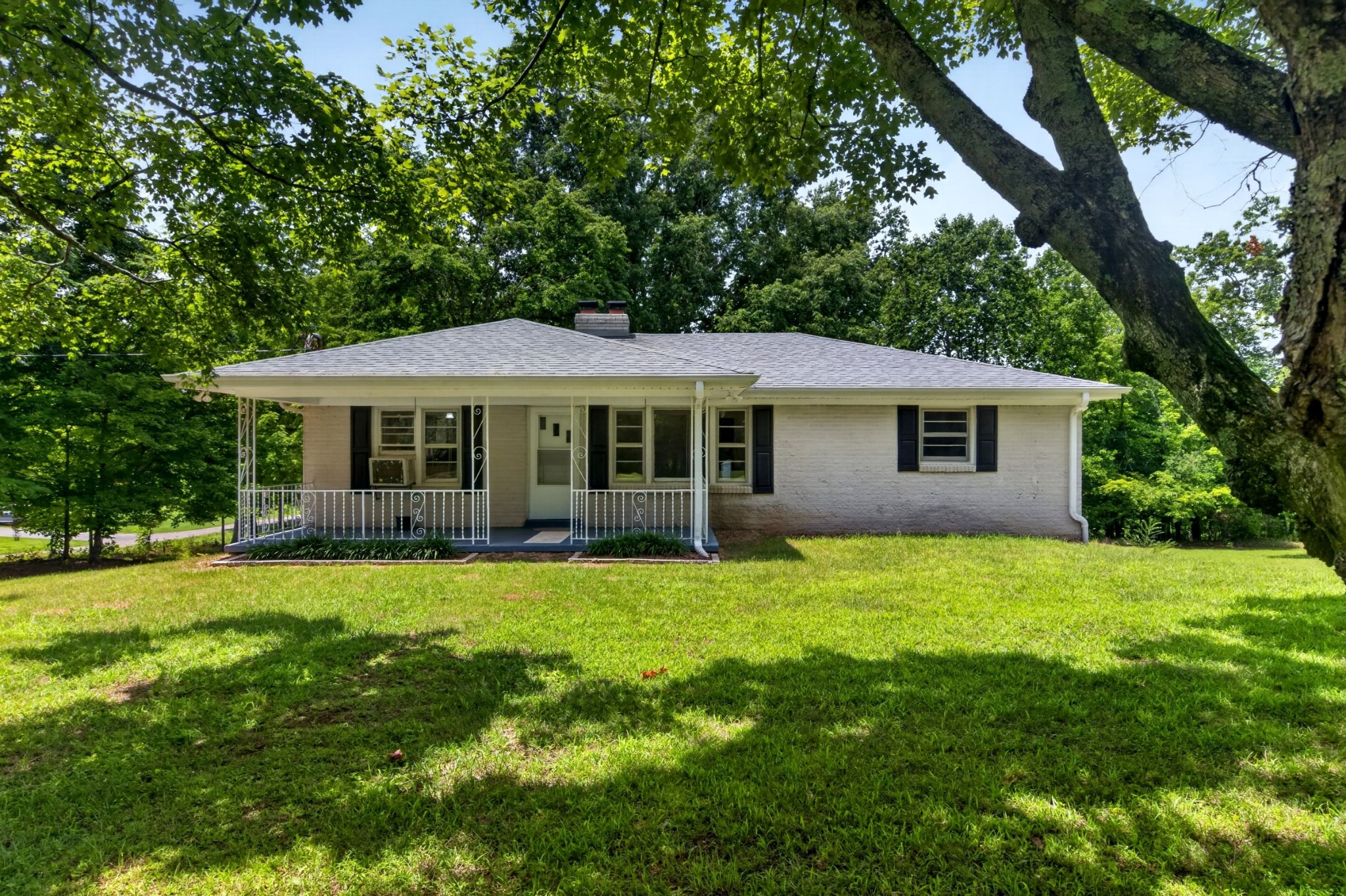 9296 Old Locust Creek Rd