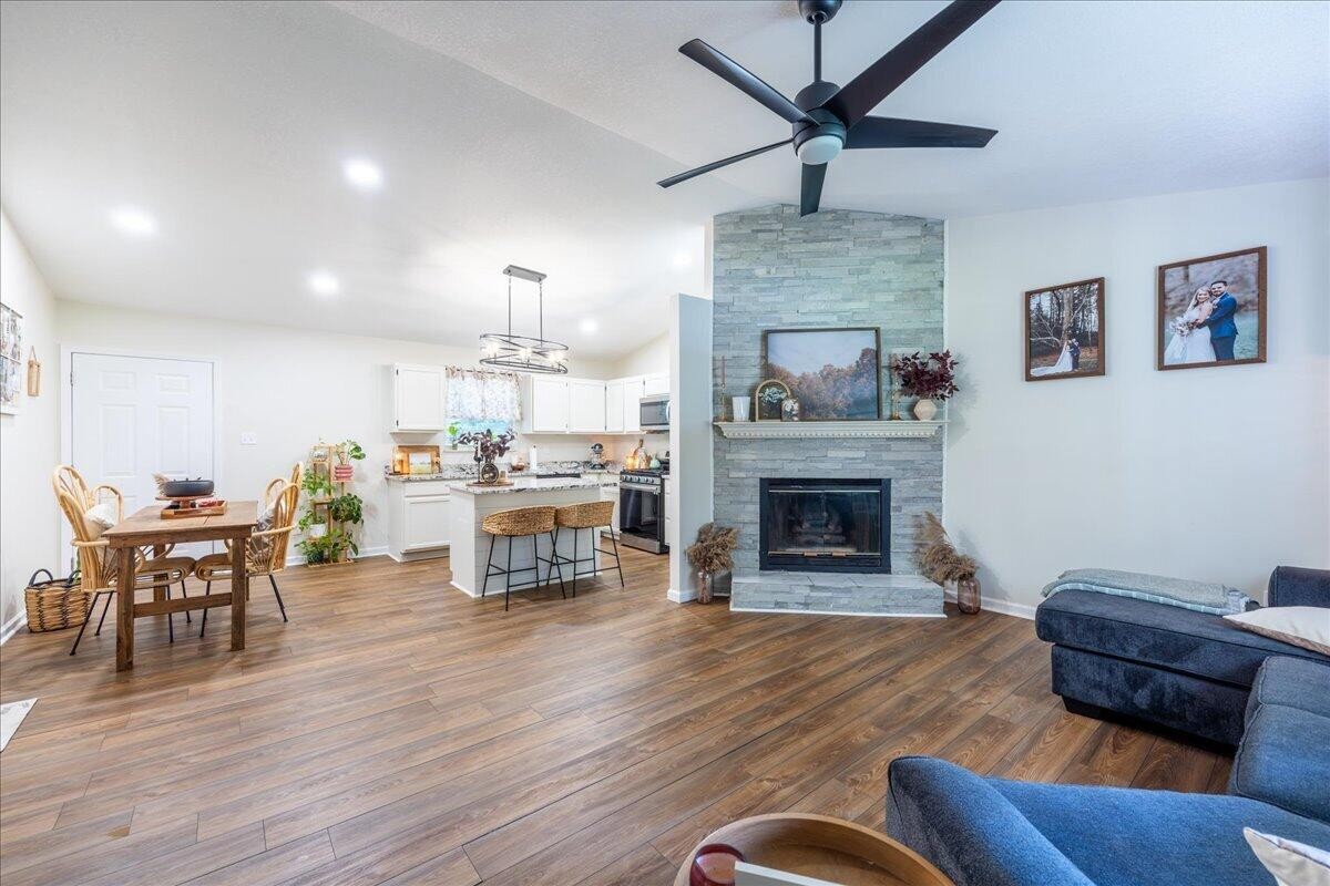 860 Anchor Drive