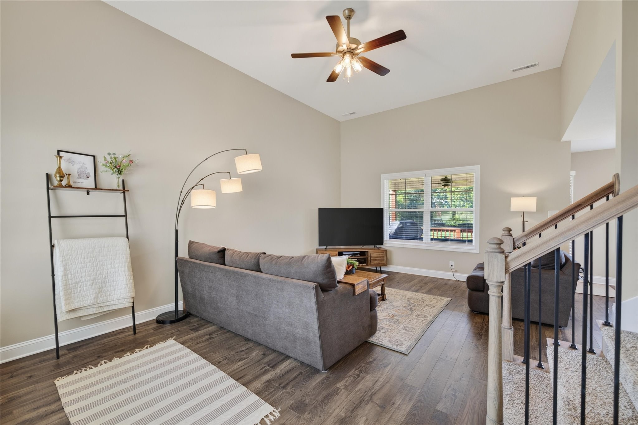 210 Ardell Dr