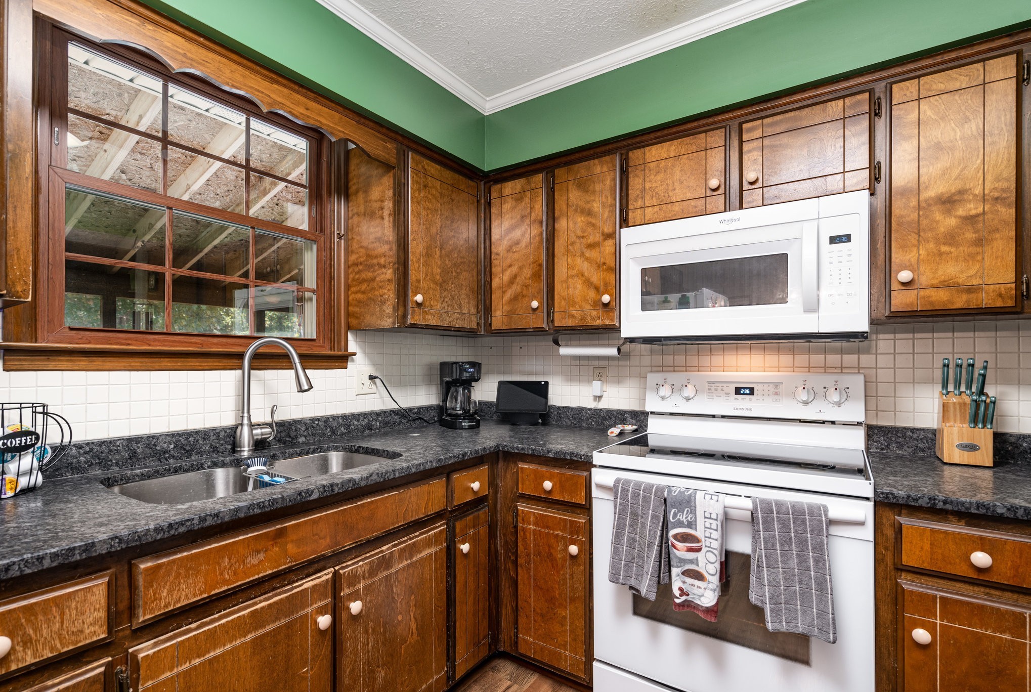 8049 New Chapel Rd