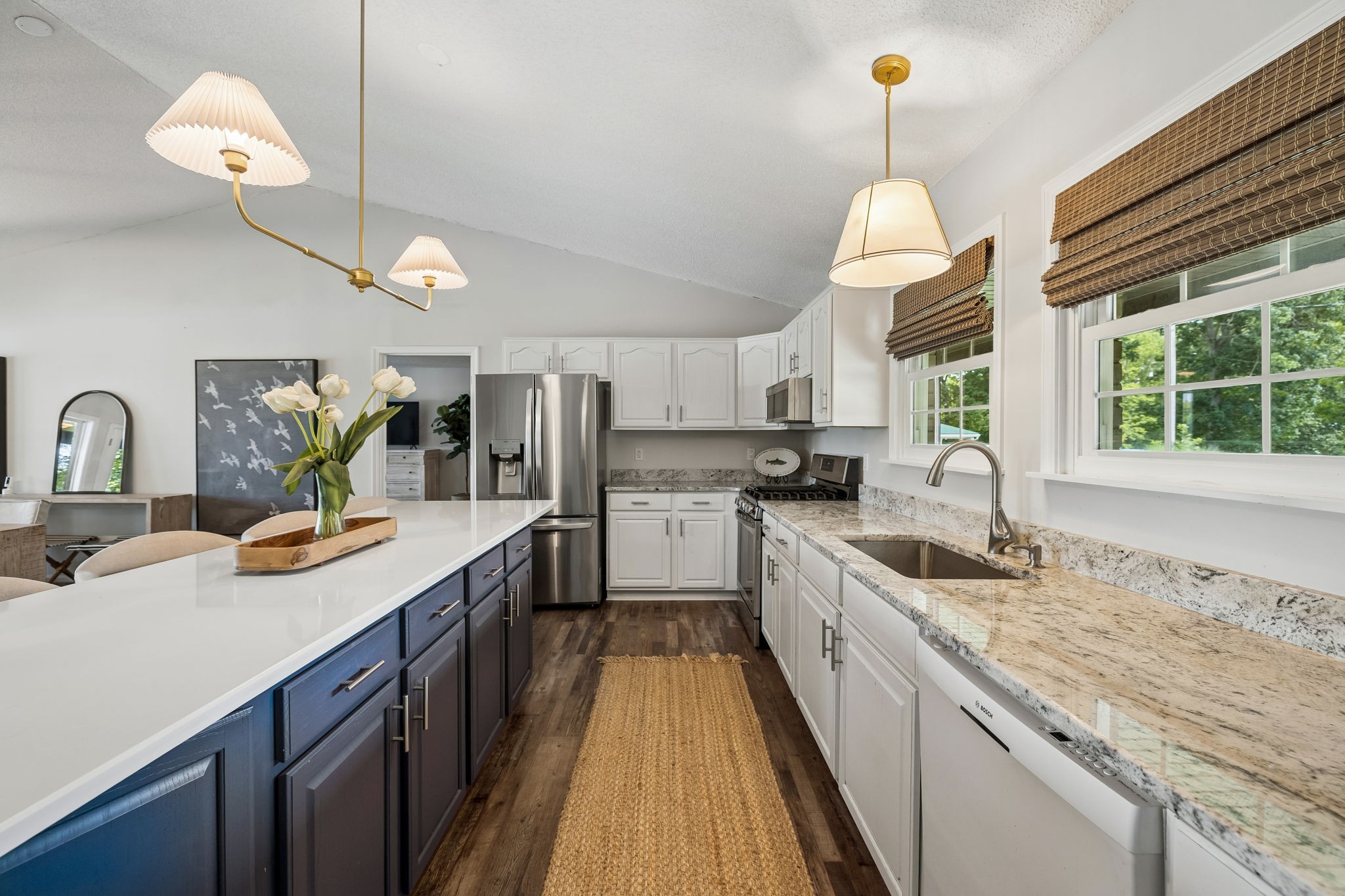 194 Lakeshore Cir