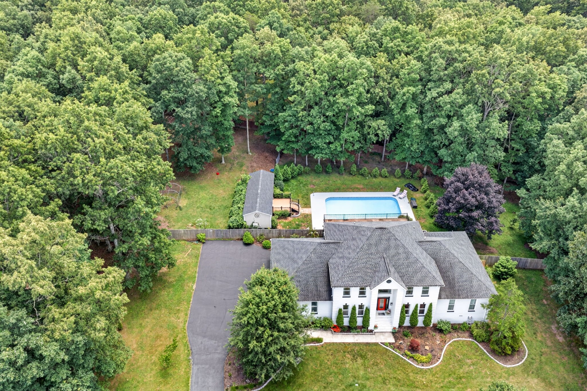 307 Laurel Cir