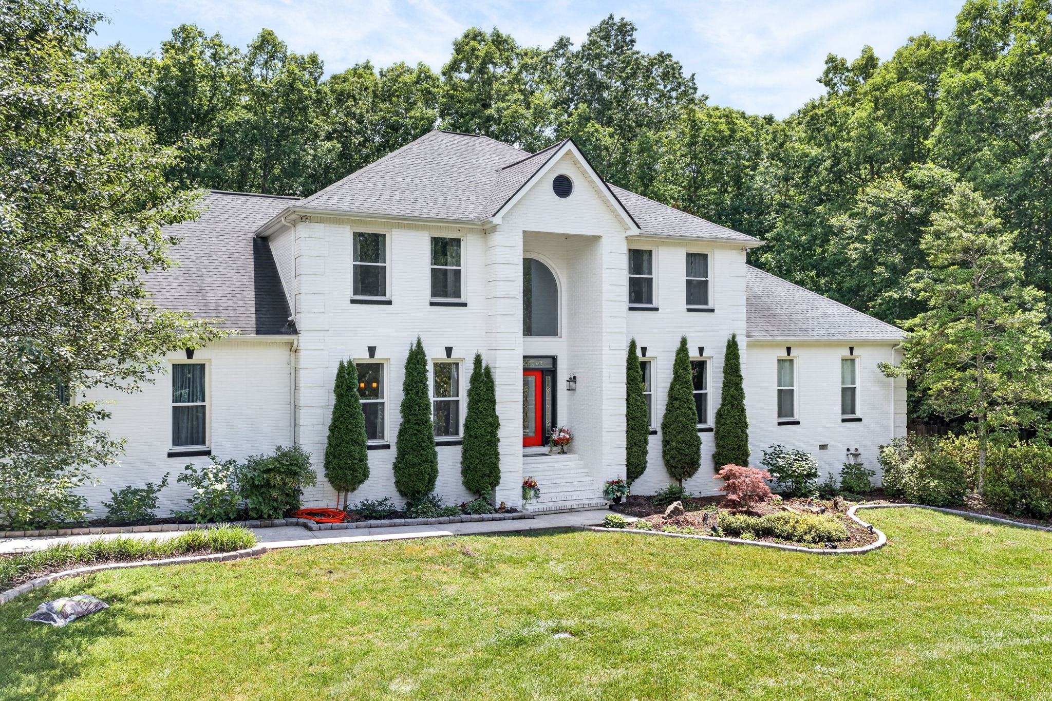 307 Laurel Cir