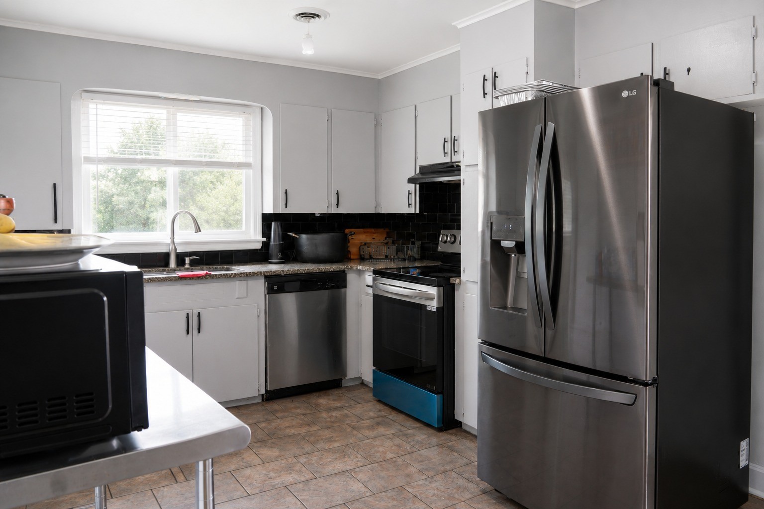 115 Debus St