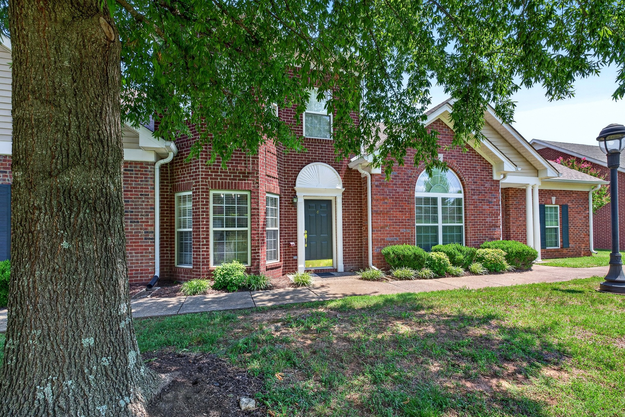 8 Baker Ct
