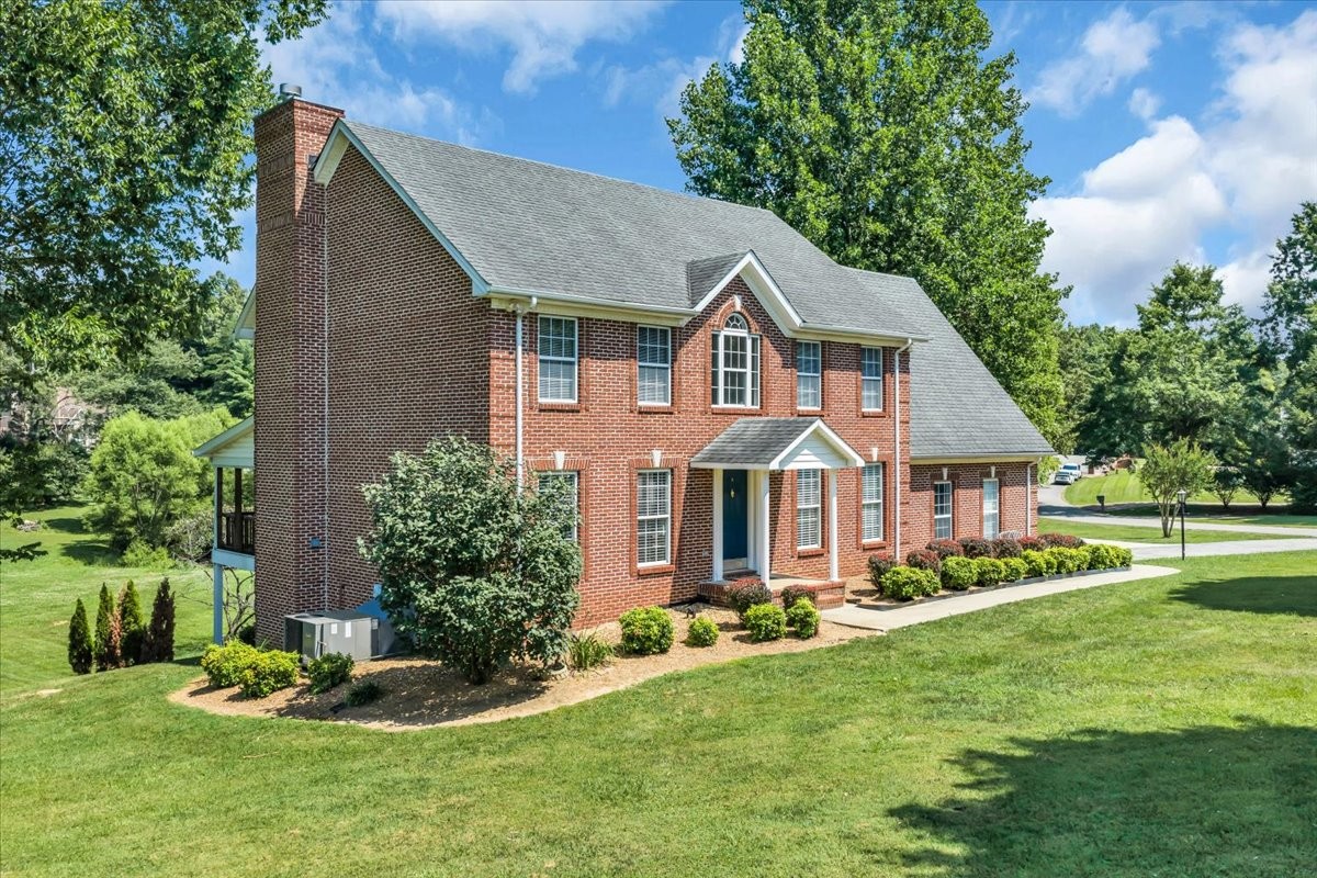 141 W Laurel Ave