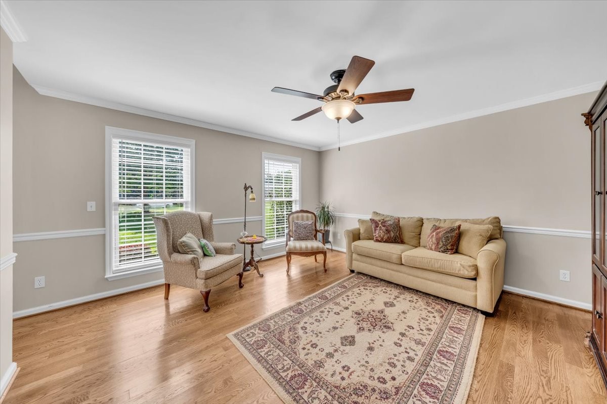 141 W Laurel Ave
