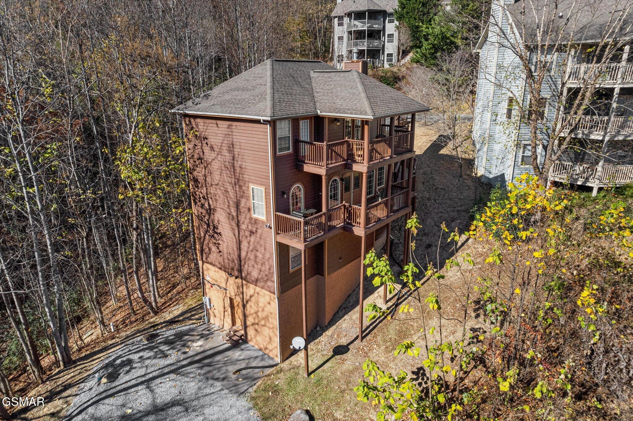 909 Black Wolf Way