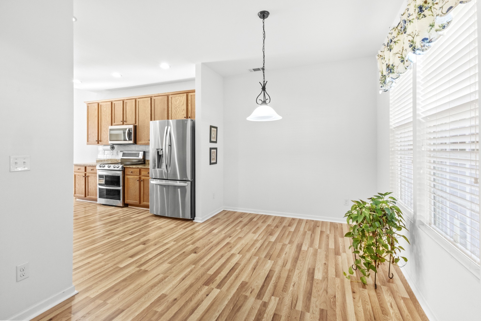 1057 Countess Ln