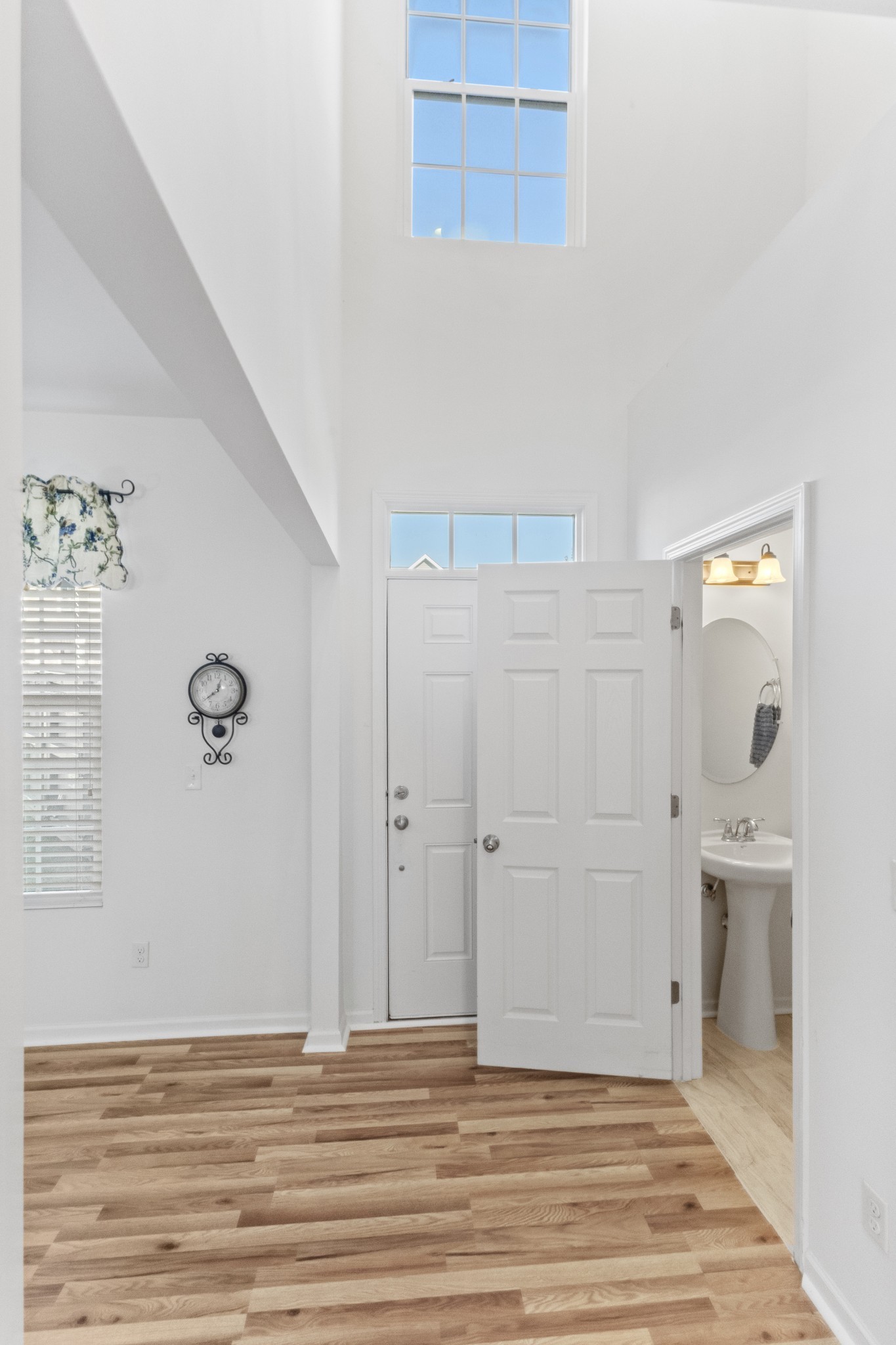 1057 Countess Ln