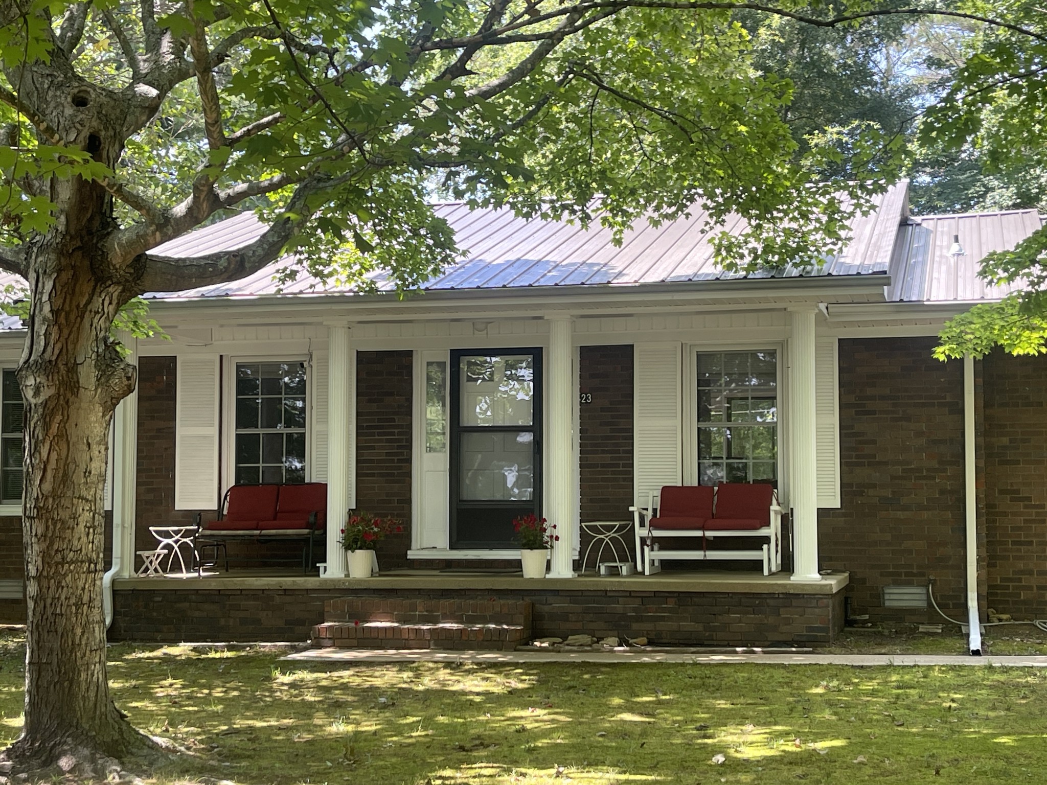 23 Woods Edge Rd