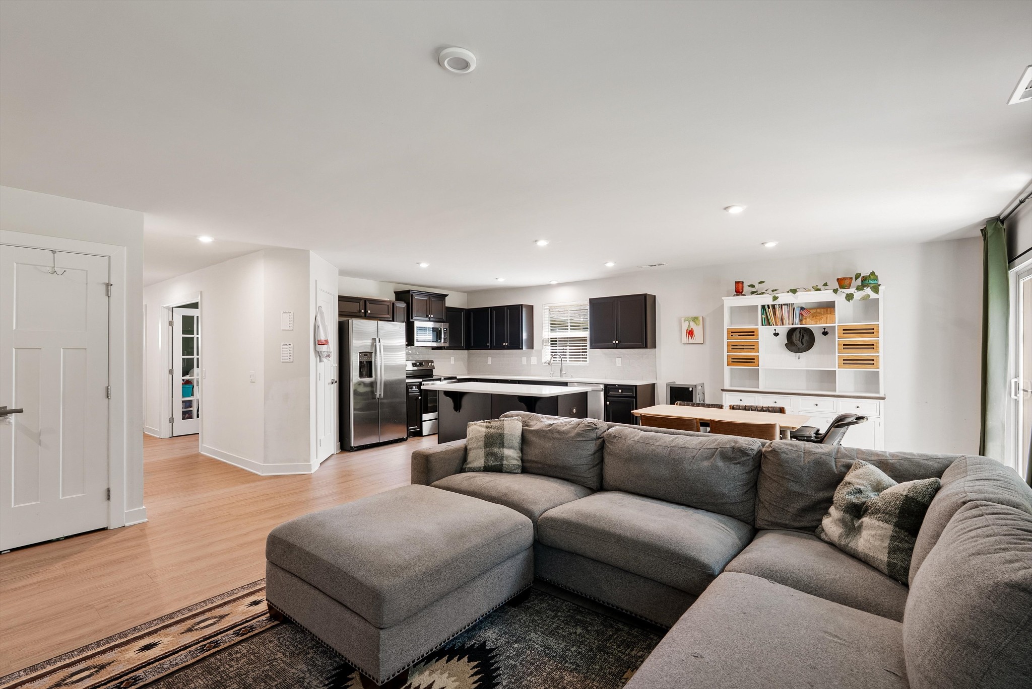 813 Rae Dr