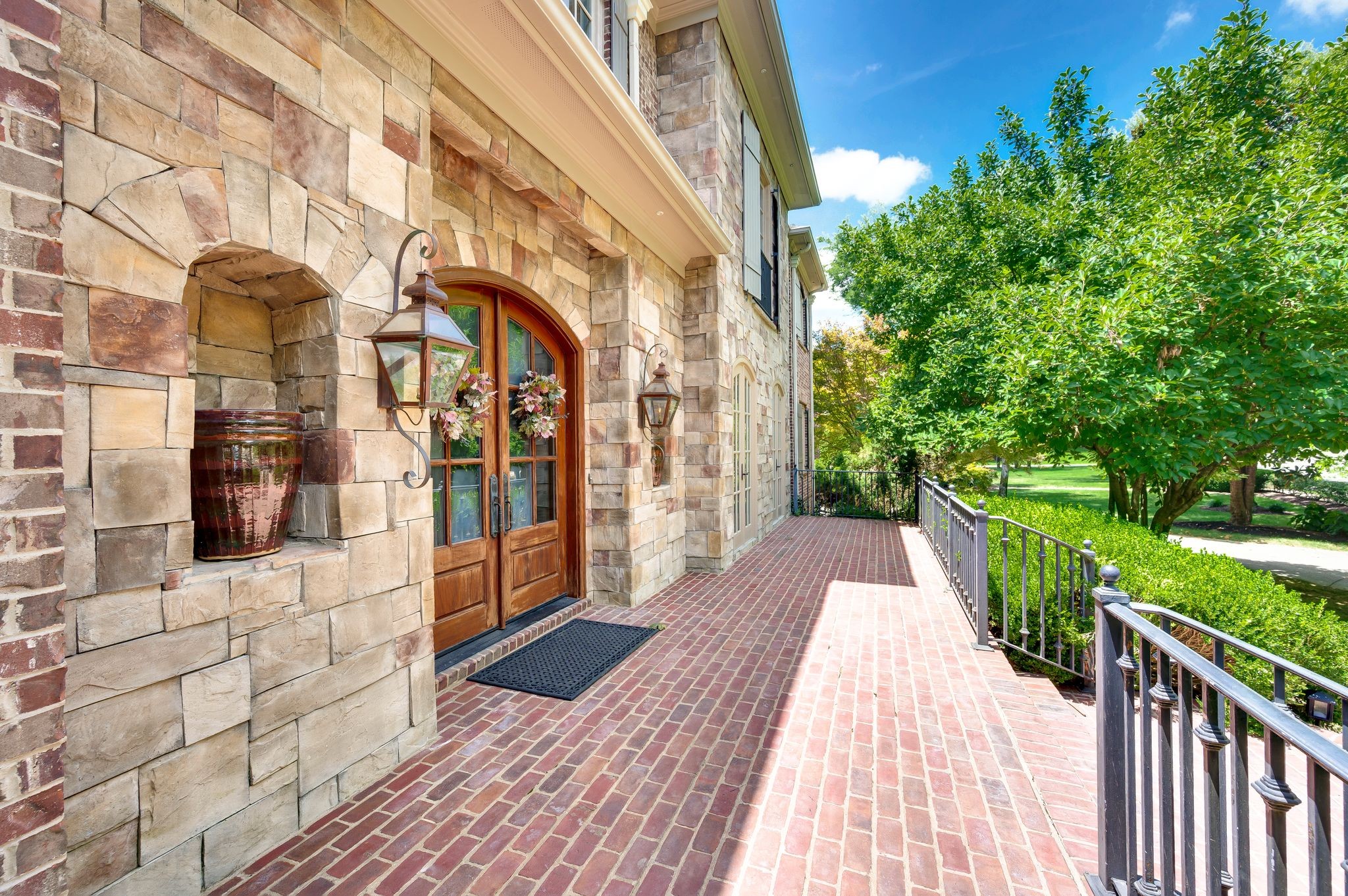 1450 Willowbrooke Cir