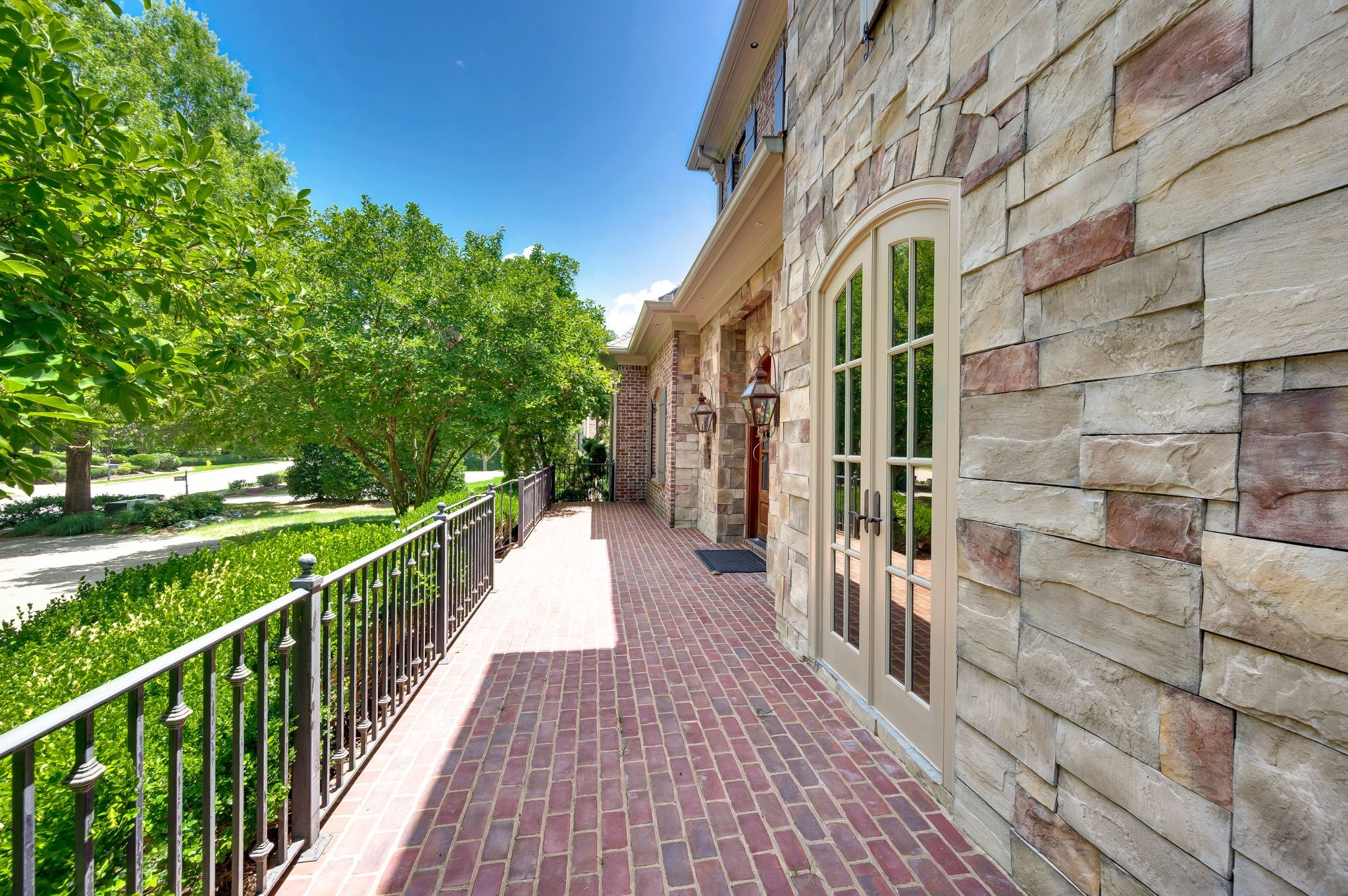 1450 Willowbrooke Cir