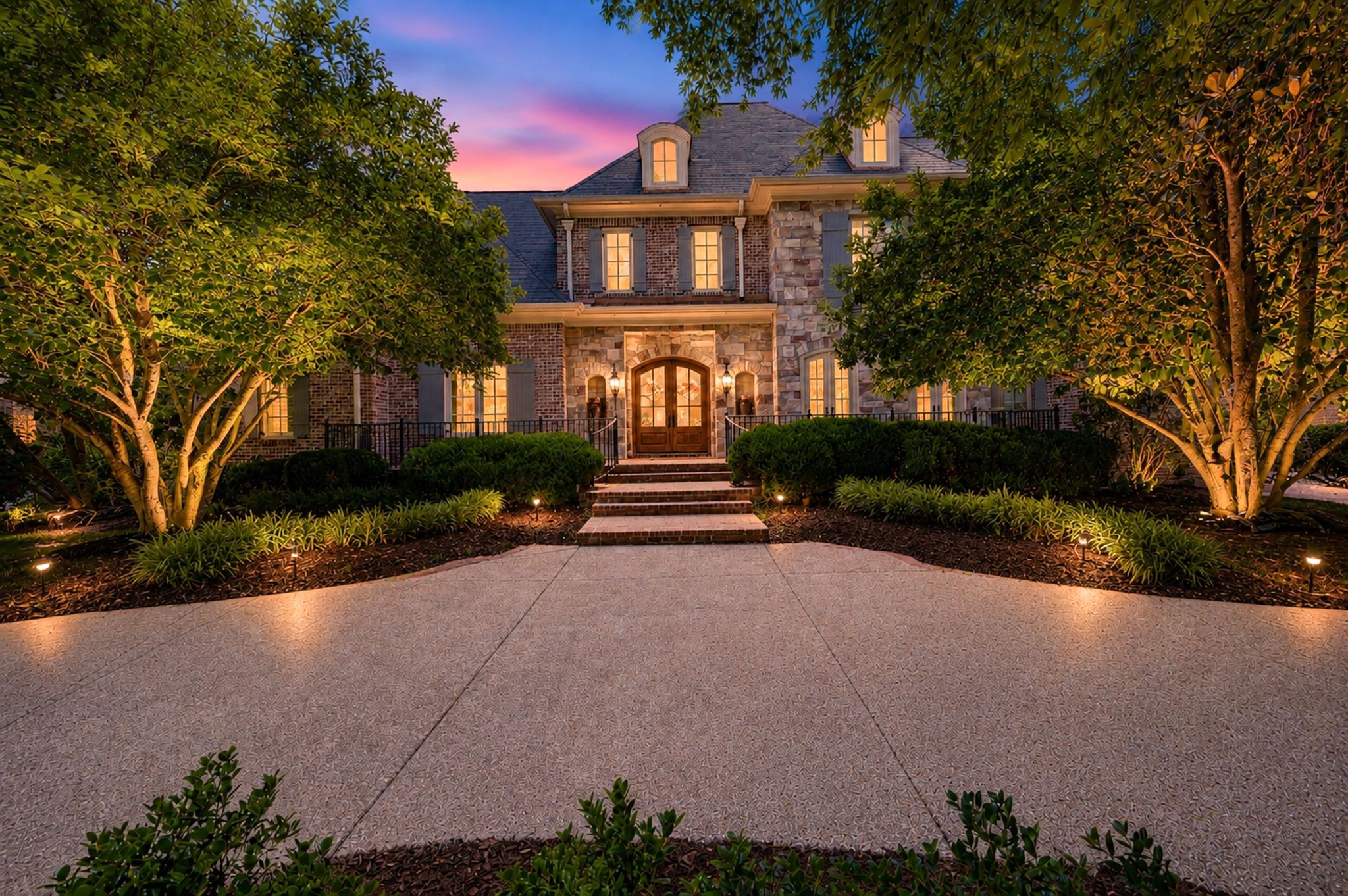 1450 Willowbrooke Cir