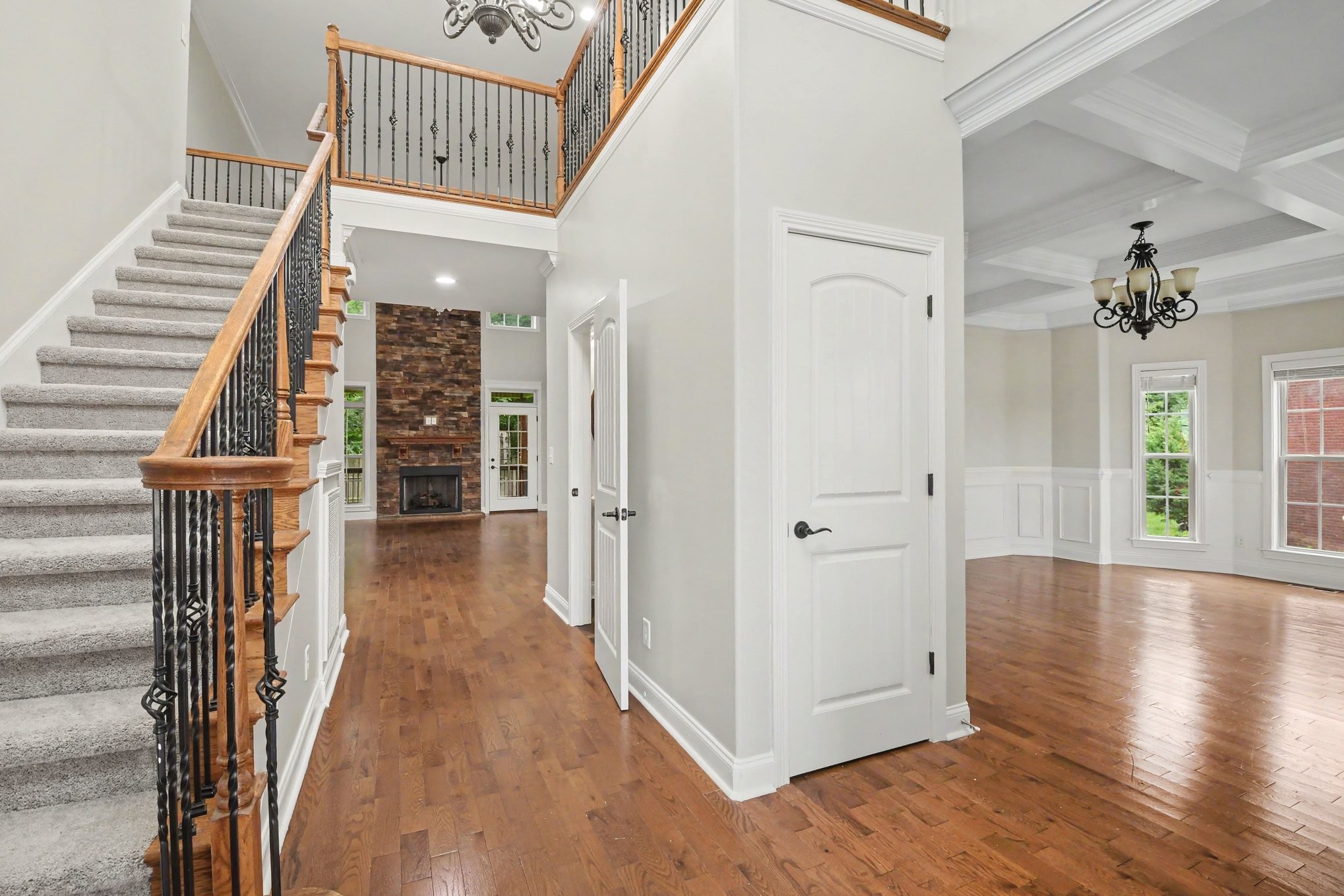544 Larkspur Dr