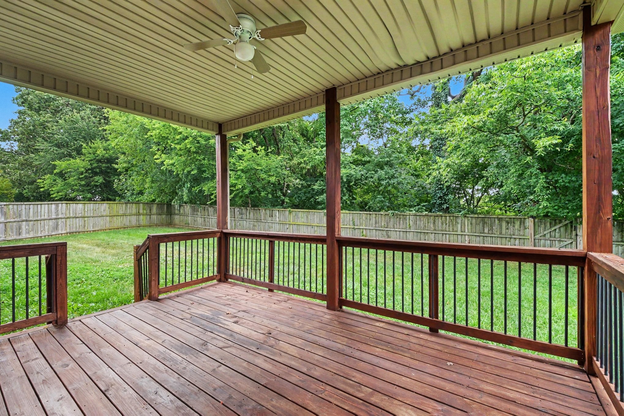 544 Larkspur Dr