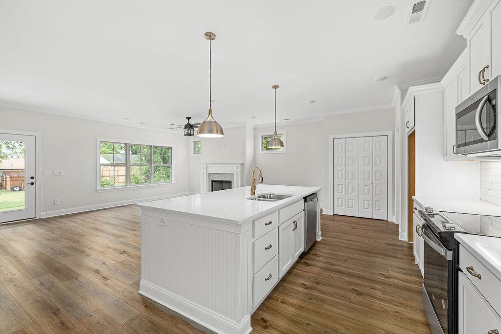 2880 Discovery Drive, NW