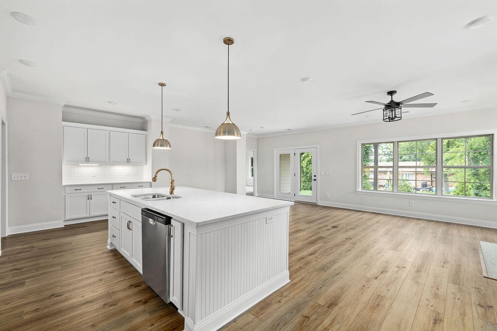 2880 Discovery Drive, NW