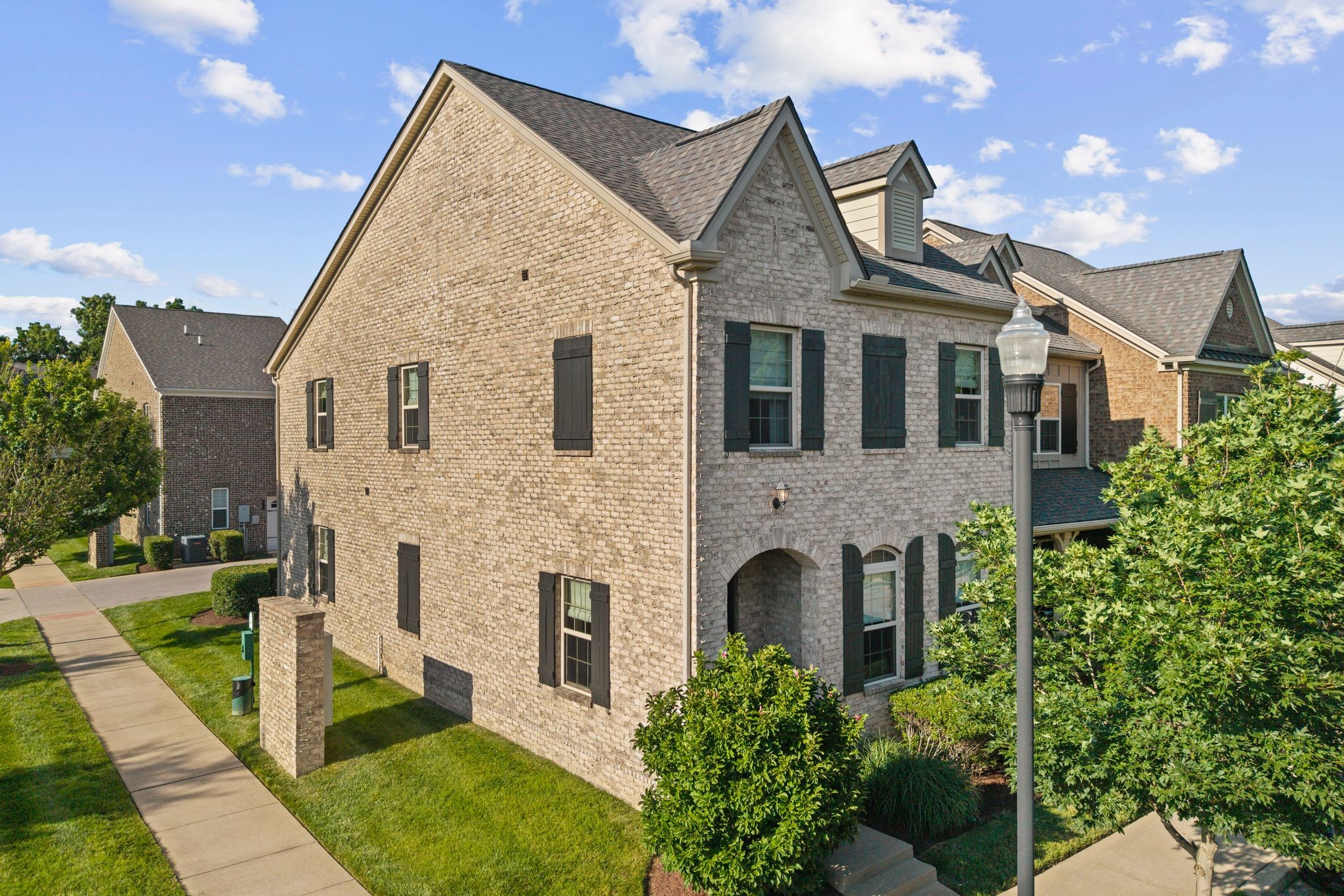 1636 Shadow Green Dr