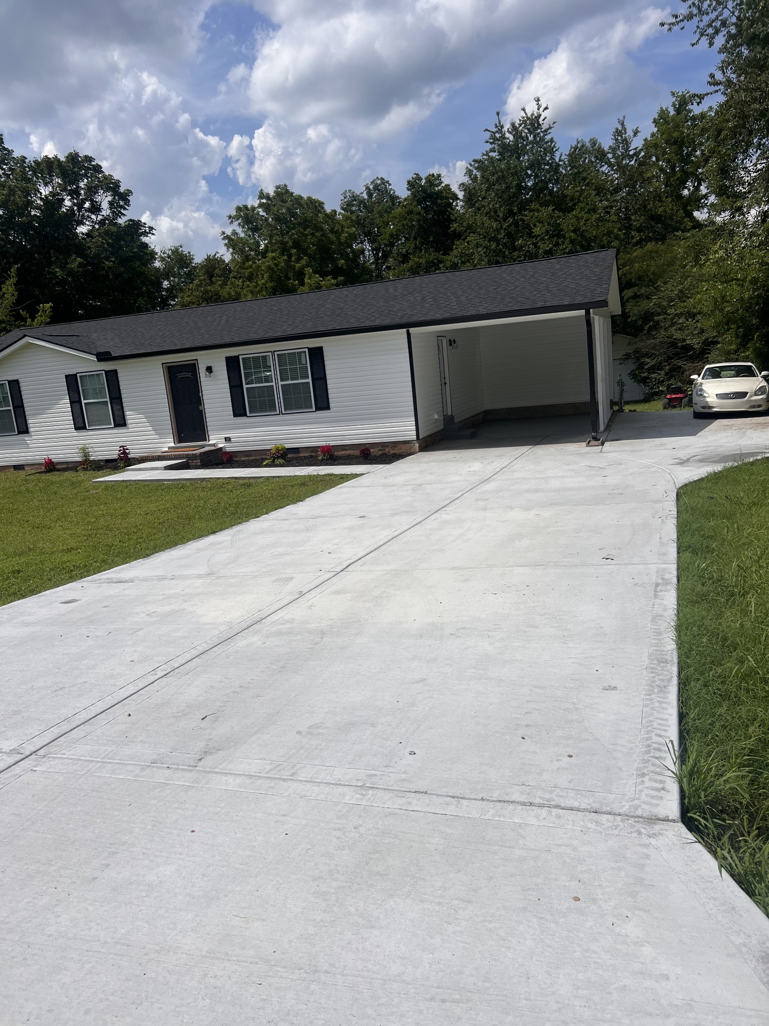 2468 River Oaks Dr