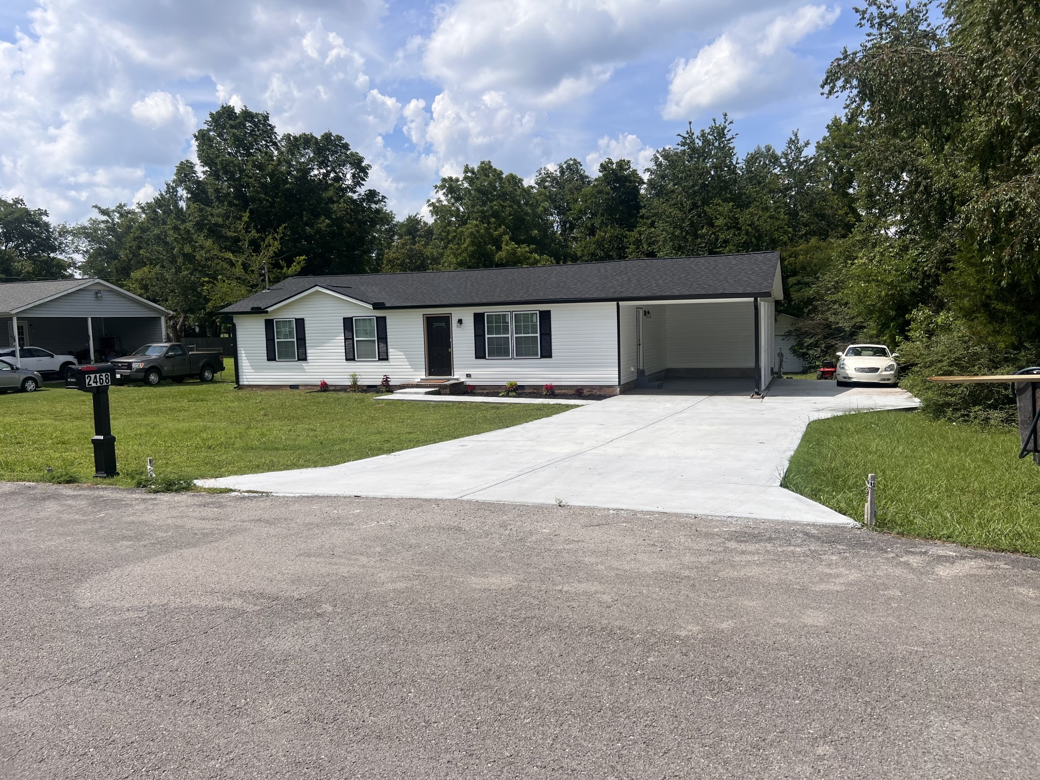 2468 River Oaks Dr