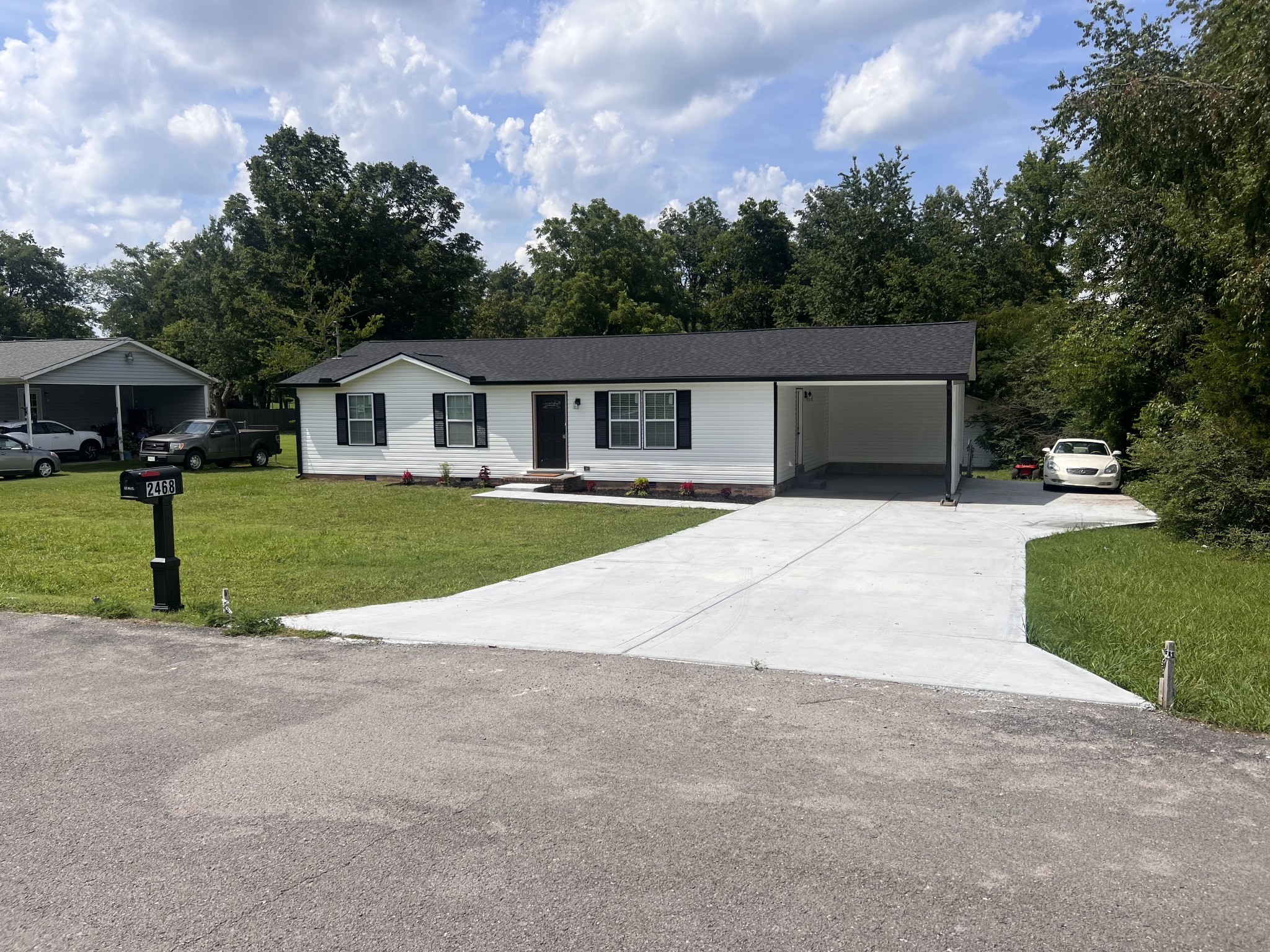 2468 River Oaks Dr