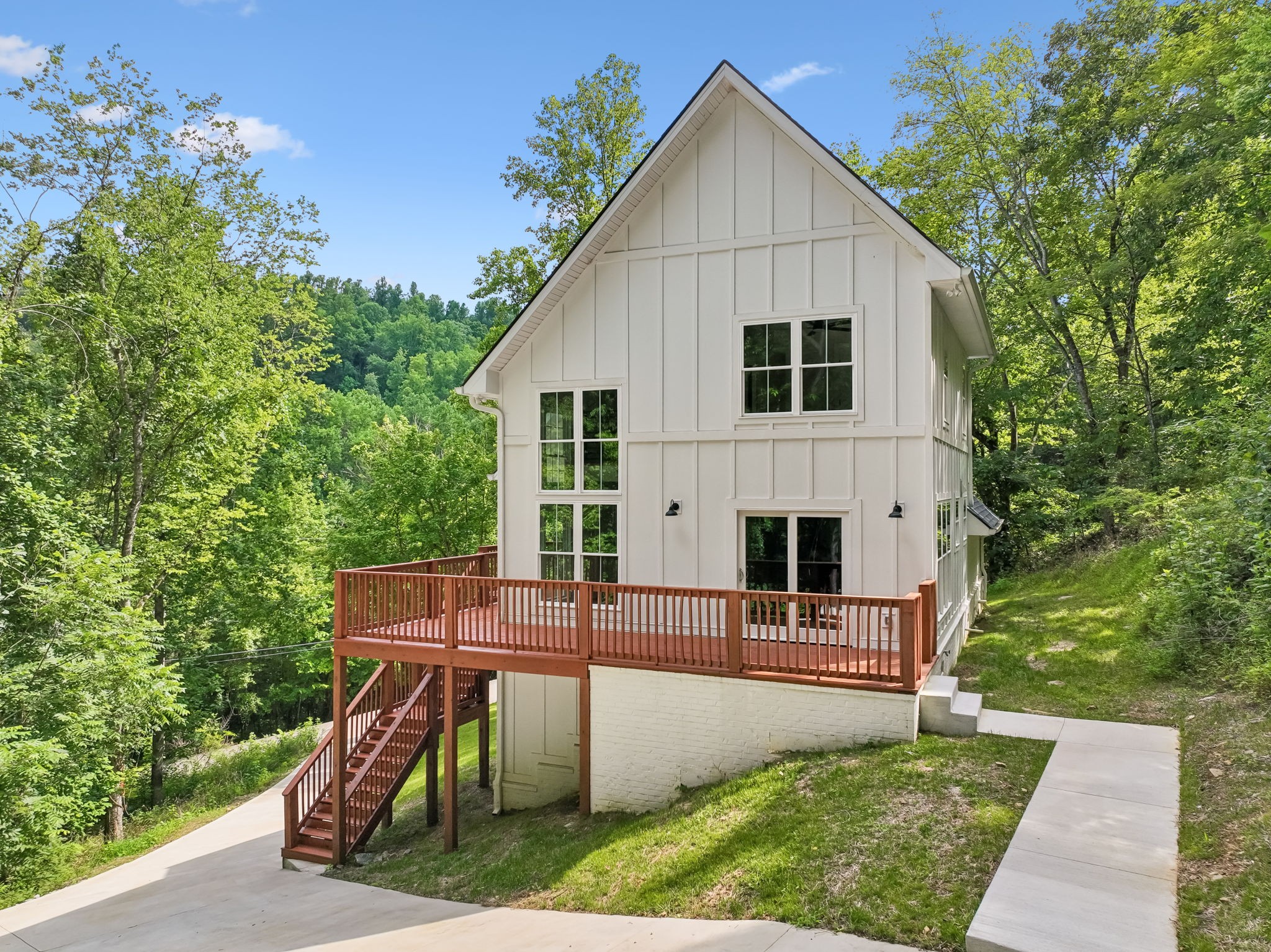 670 Harbor Dr