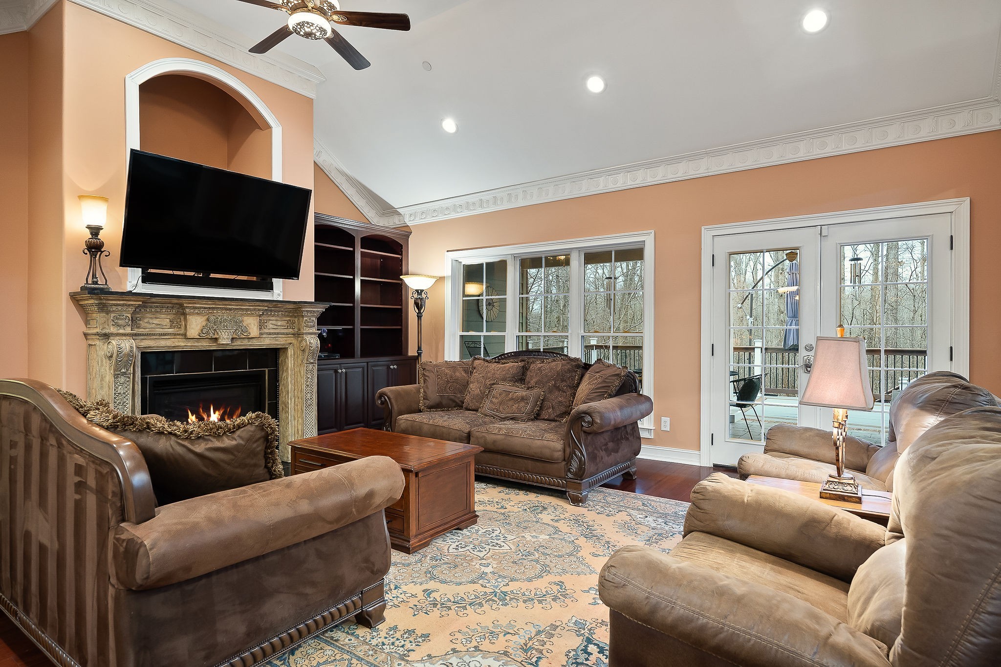120 Dunrobin Ct
