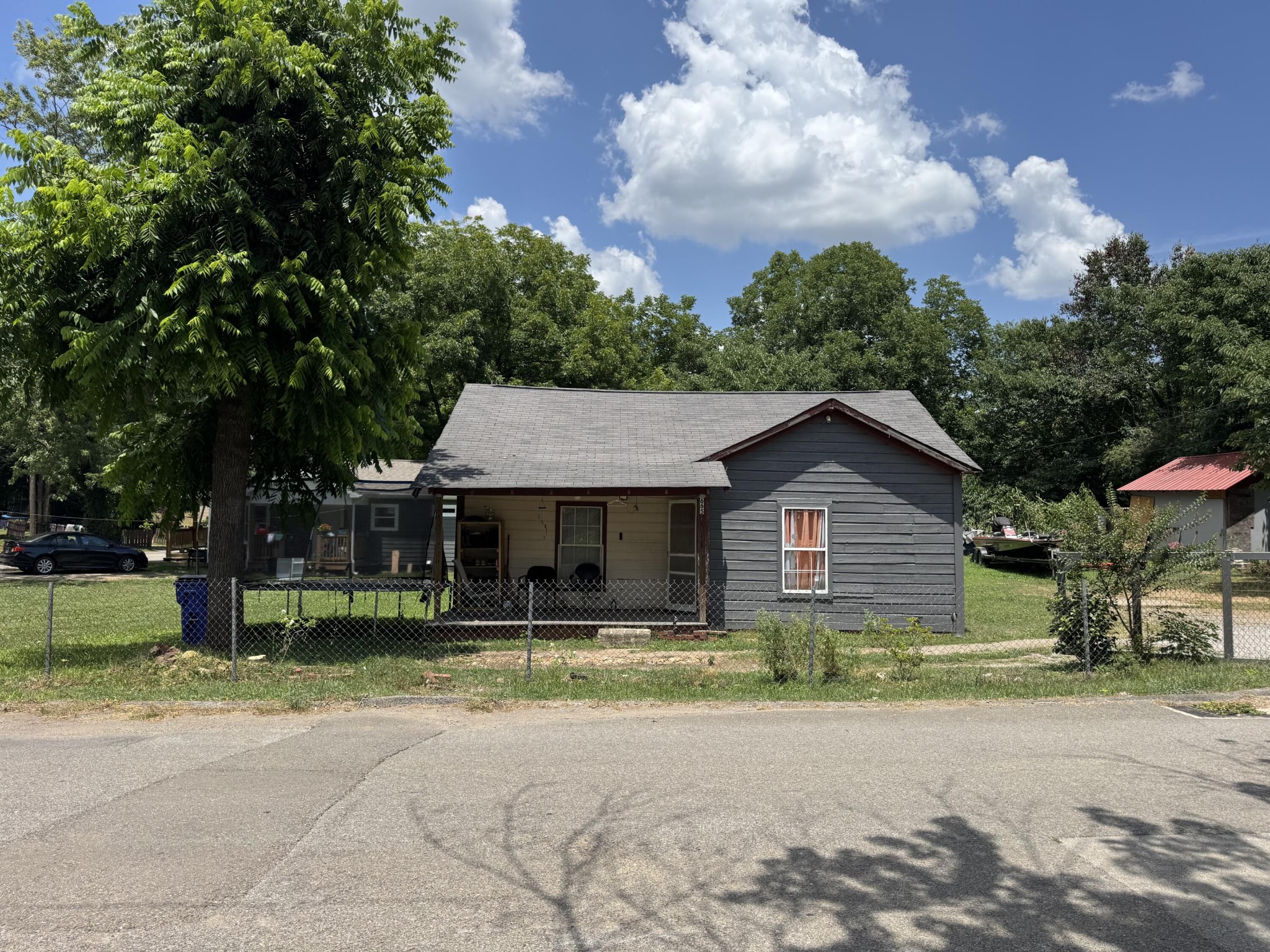 665 6th Street, NE