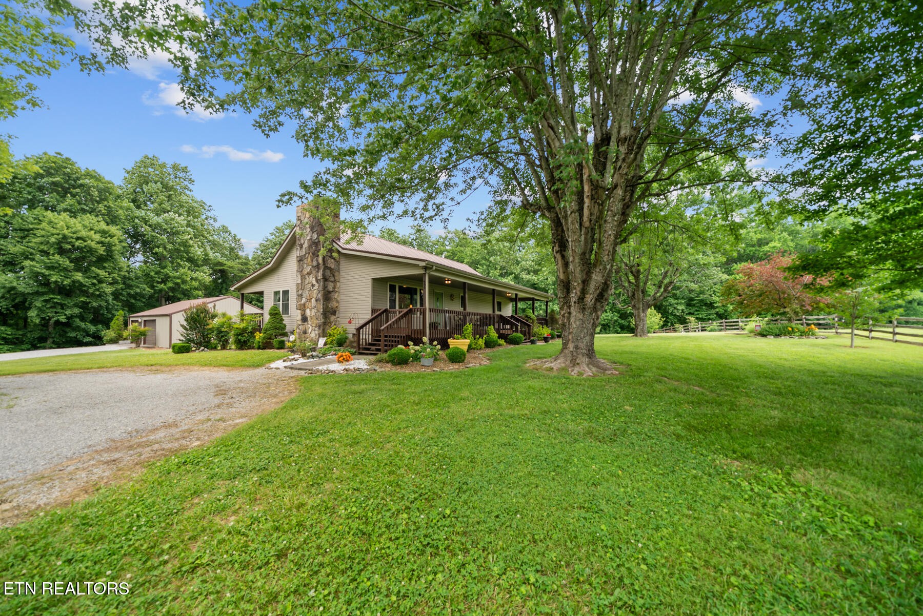 600 Dave Garrett Rd
