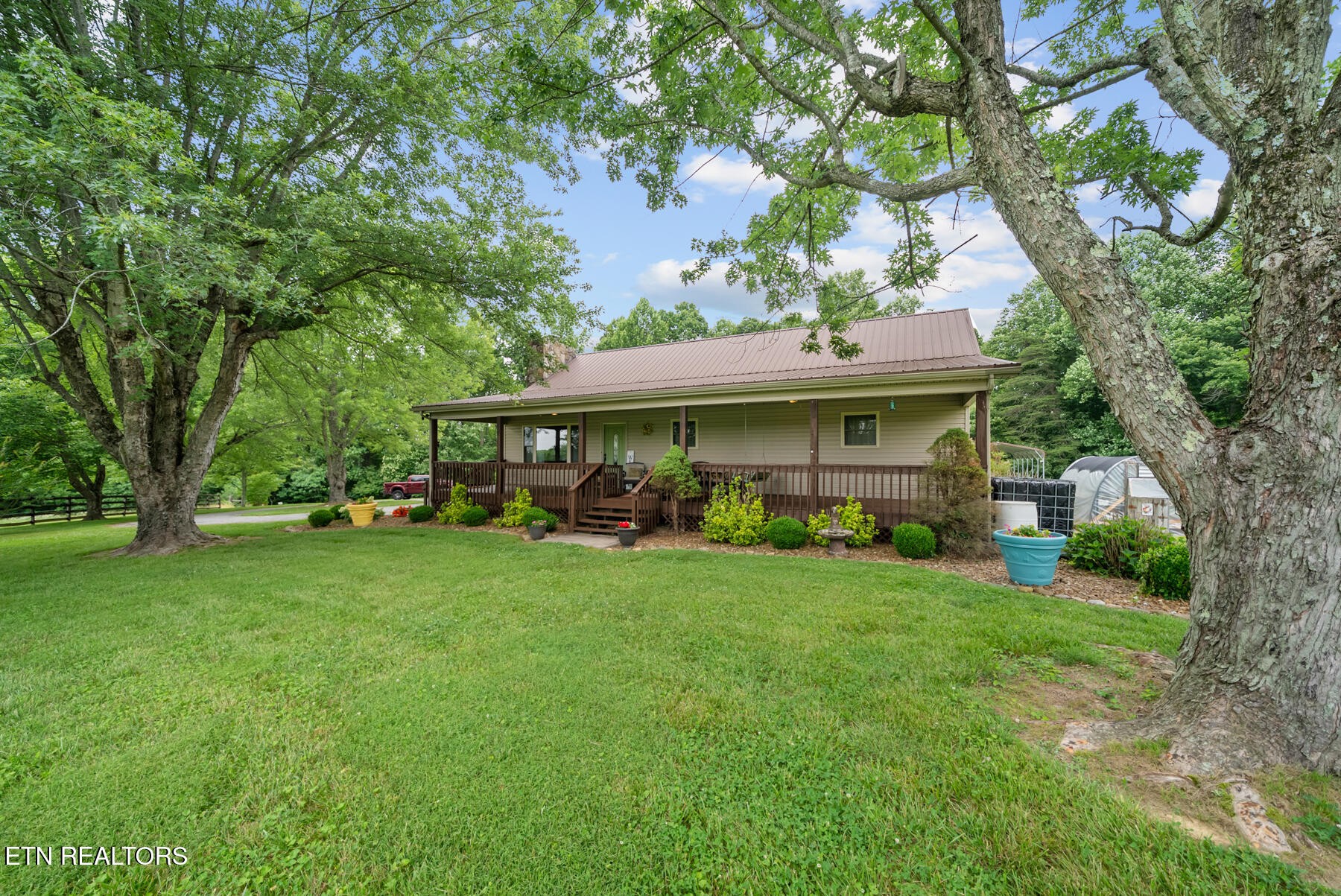 600 Dave Garrett Rd