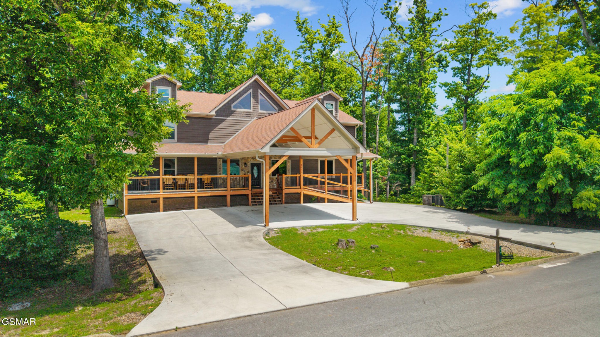 2612 Cloud View Drive