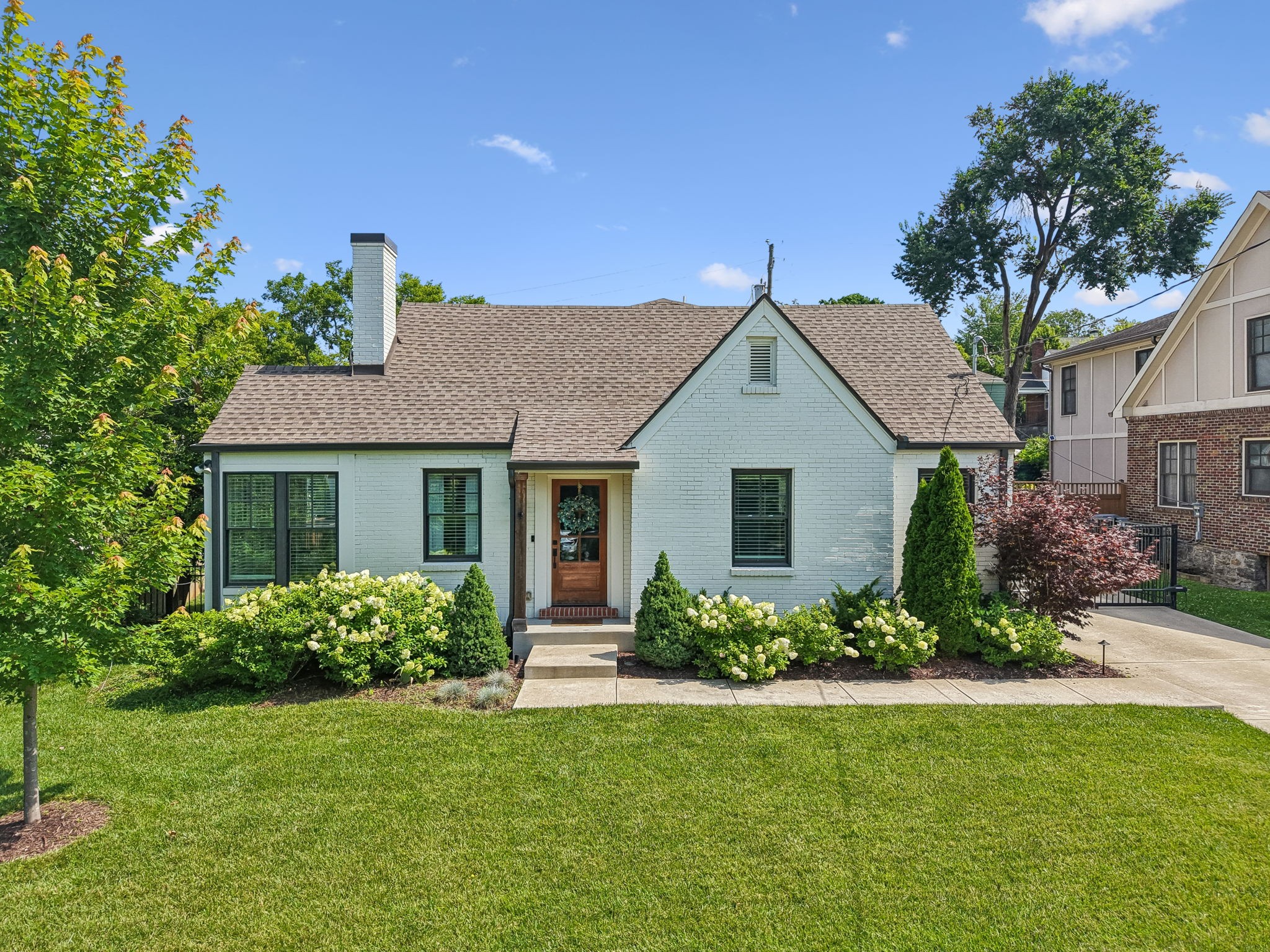 2416 W Linden Ave